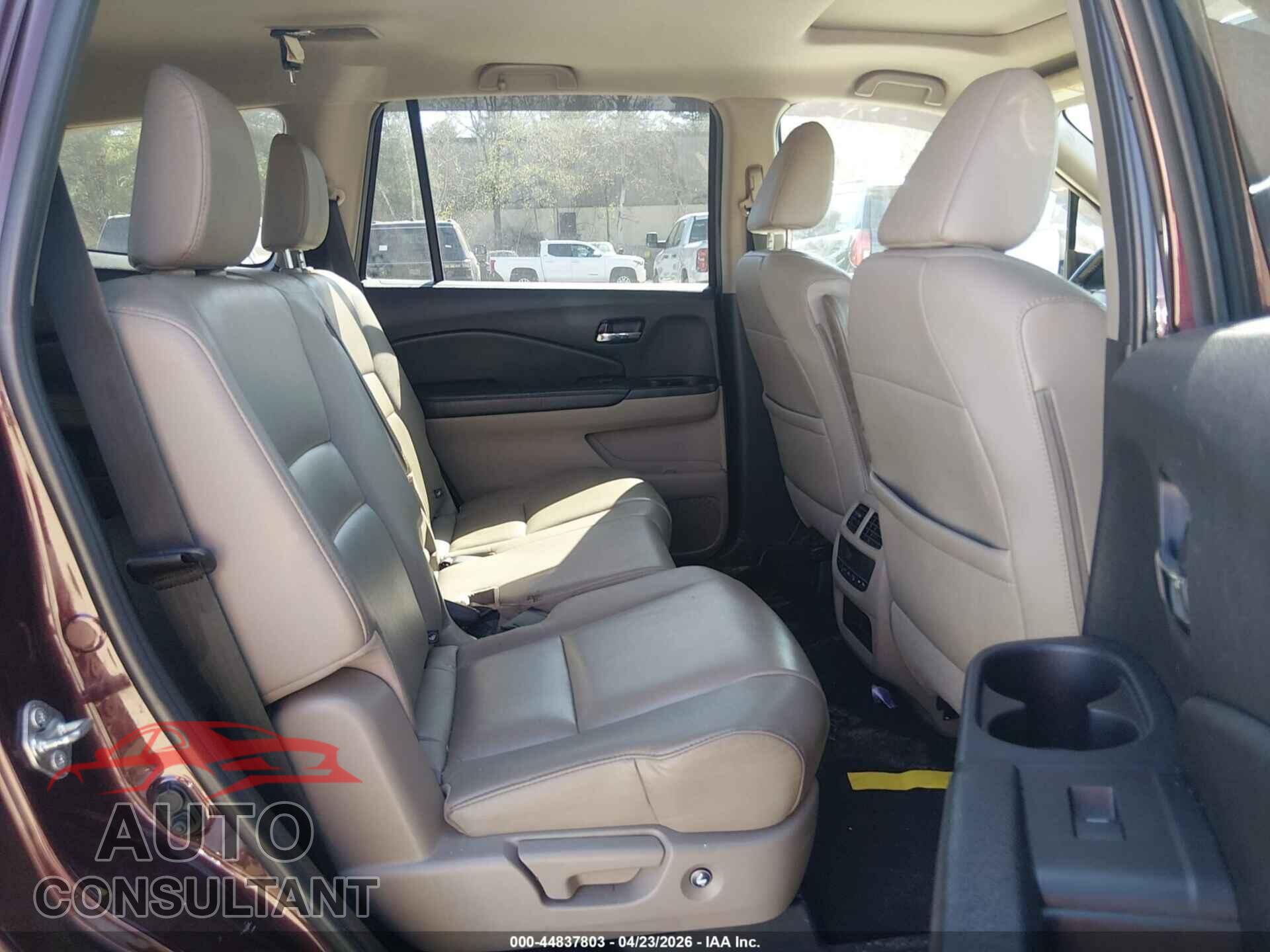 HONDA PILOT 2017 - 5FNYF6H54HB044262
