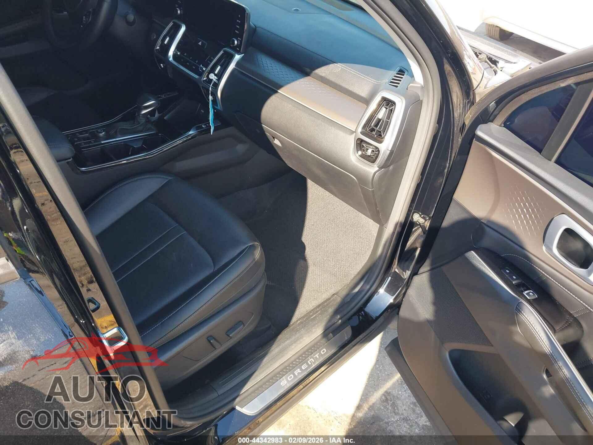 KIA SORENTO 2023 - 5XYRK4LF9PG247367