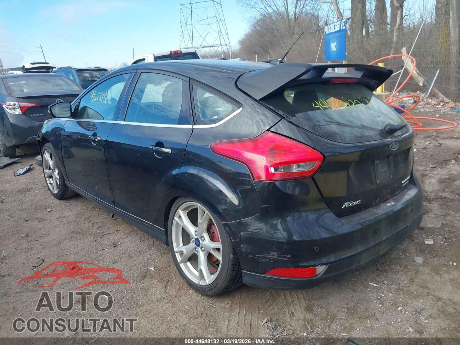 FORD FOCUS 2015 - 1FADP3N25FL284778