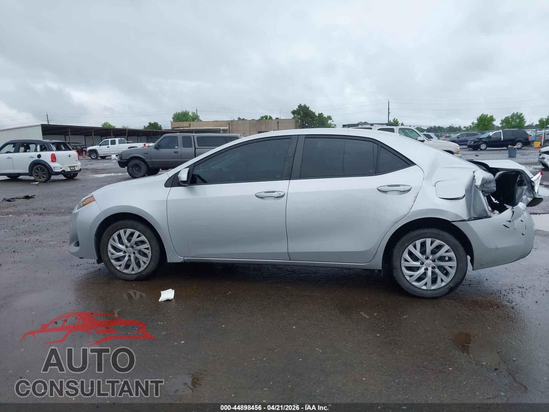 TOYOTA COROLLA 2018 - 5YFBURHE7JP806510