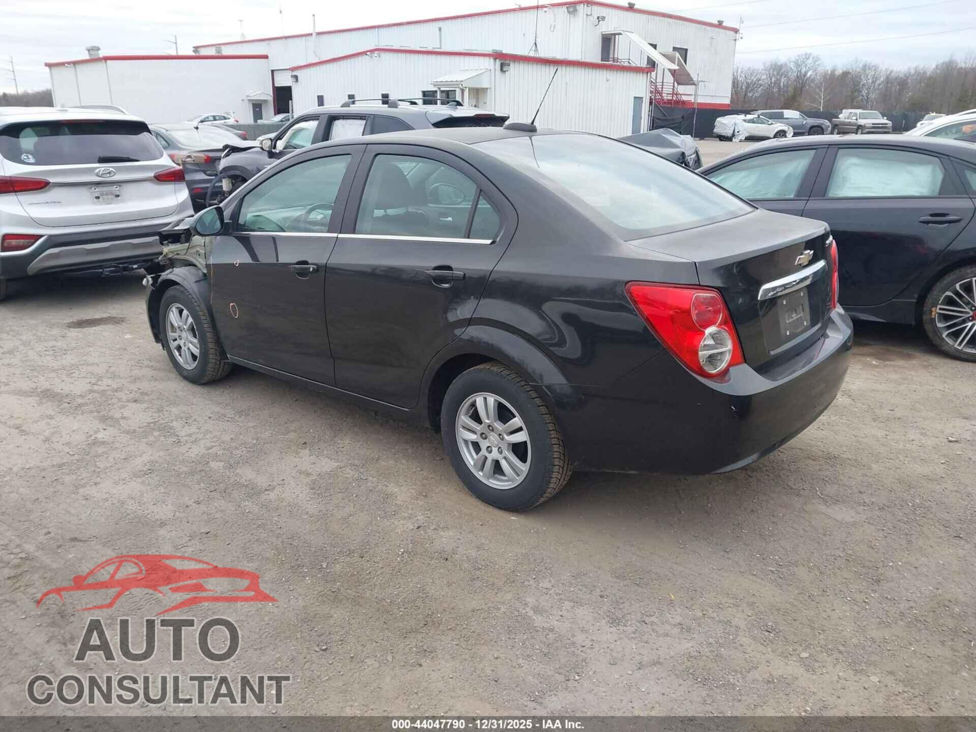 CHEVROLET SONIC 2015 - 1G1JC5SH3F4163473