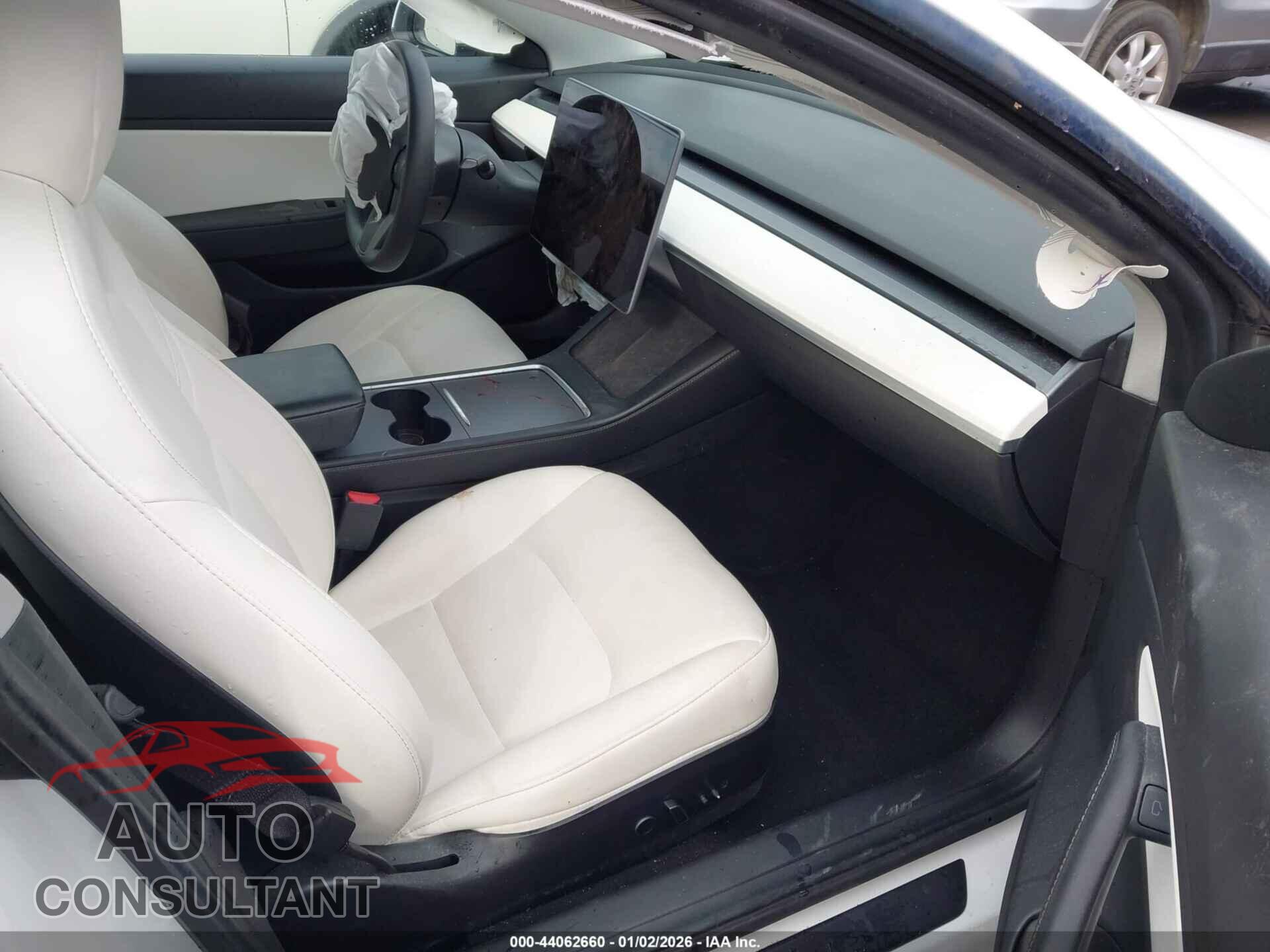TESLA MODEL 3 2021 - 5YJ3E1EA0MF853818