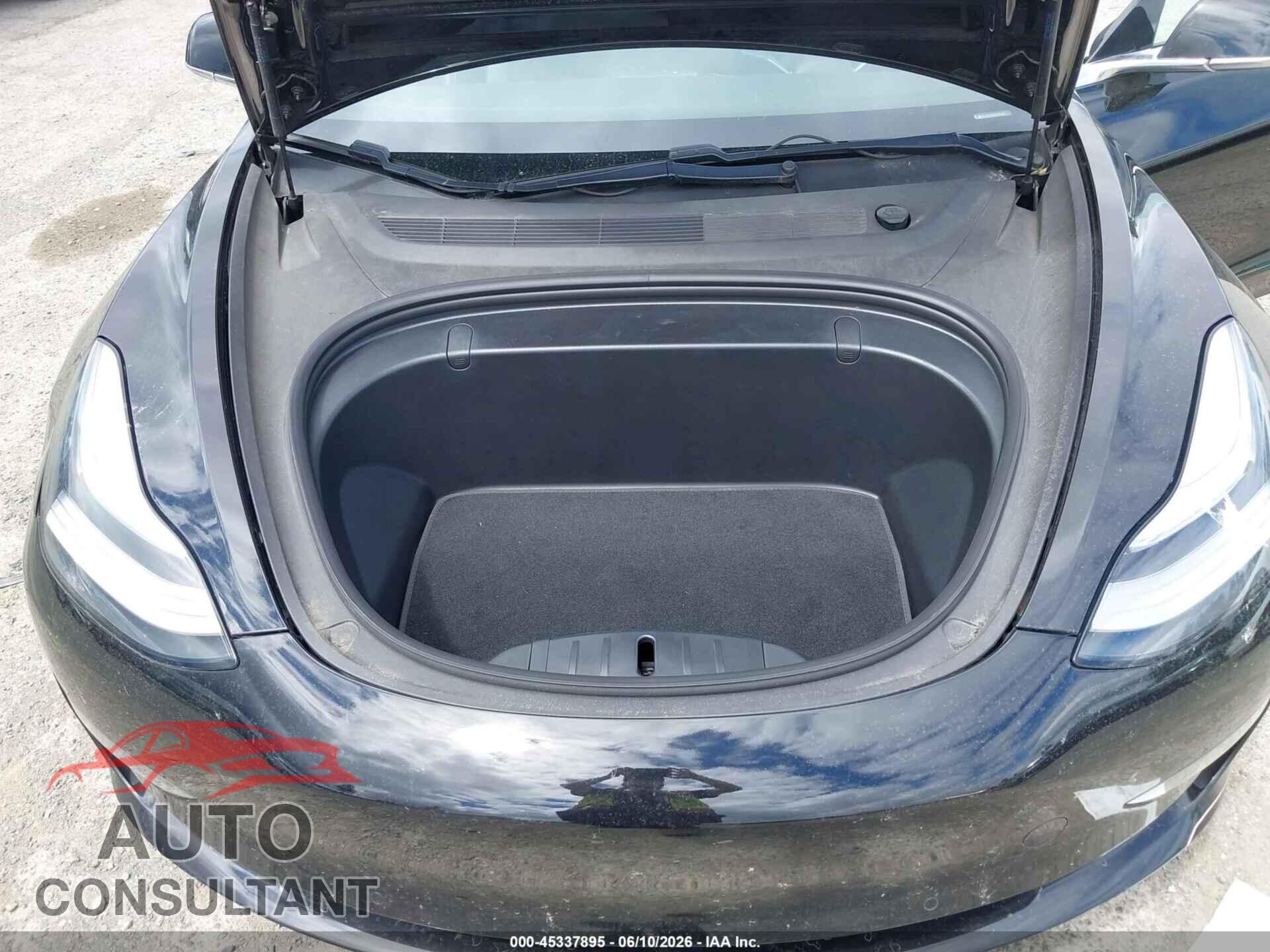 TESLA MODEL 3 2019 - 5YJ3E1EB5KF194396