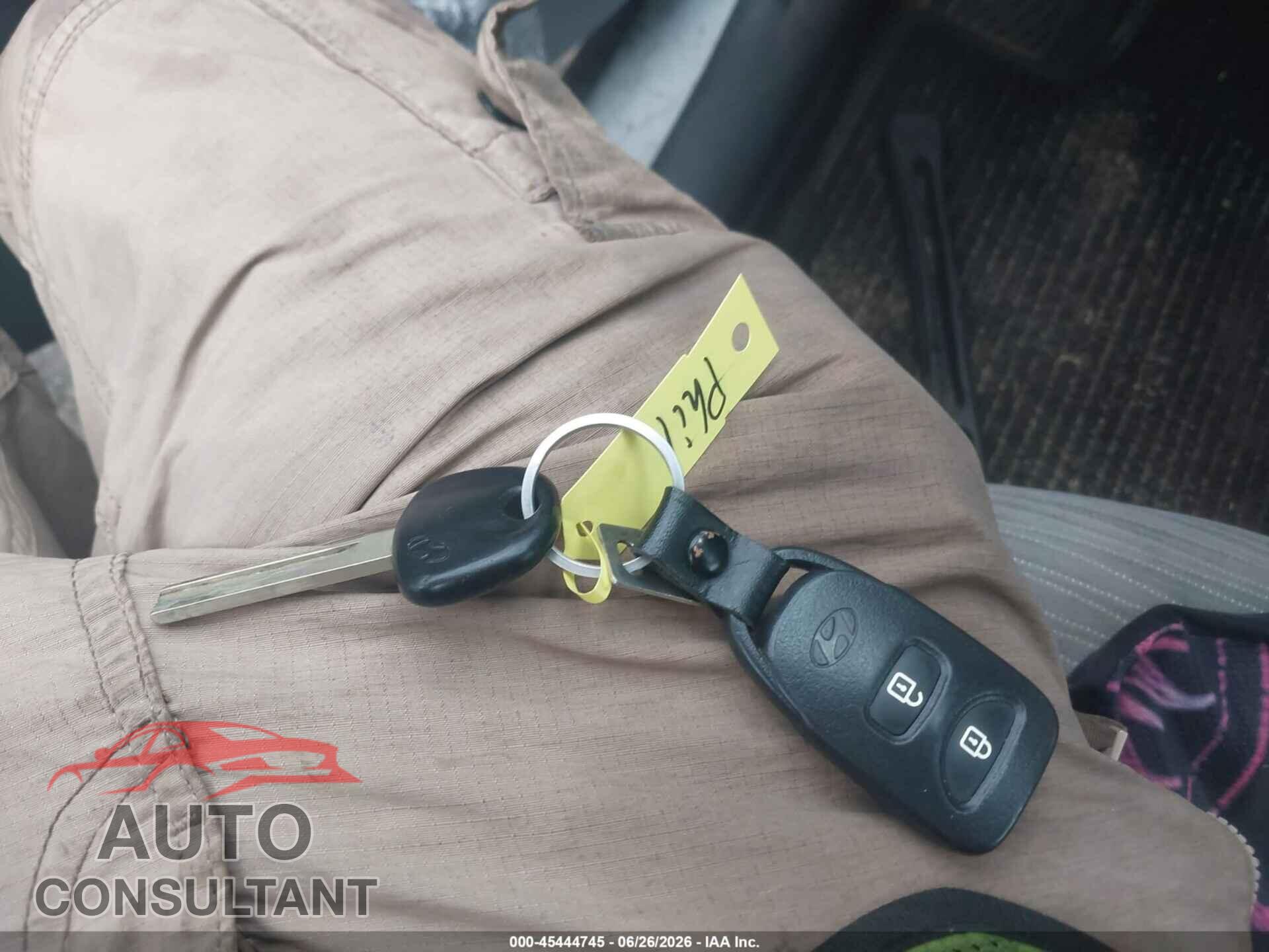 HYUNDAI ACCENT 2017 - KMHCT5AE7HU365903