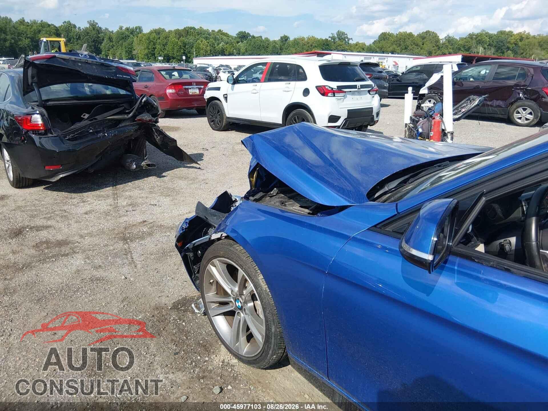 BMW 328I 2016 - WBA8E3G58GNU02592