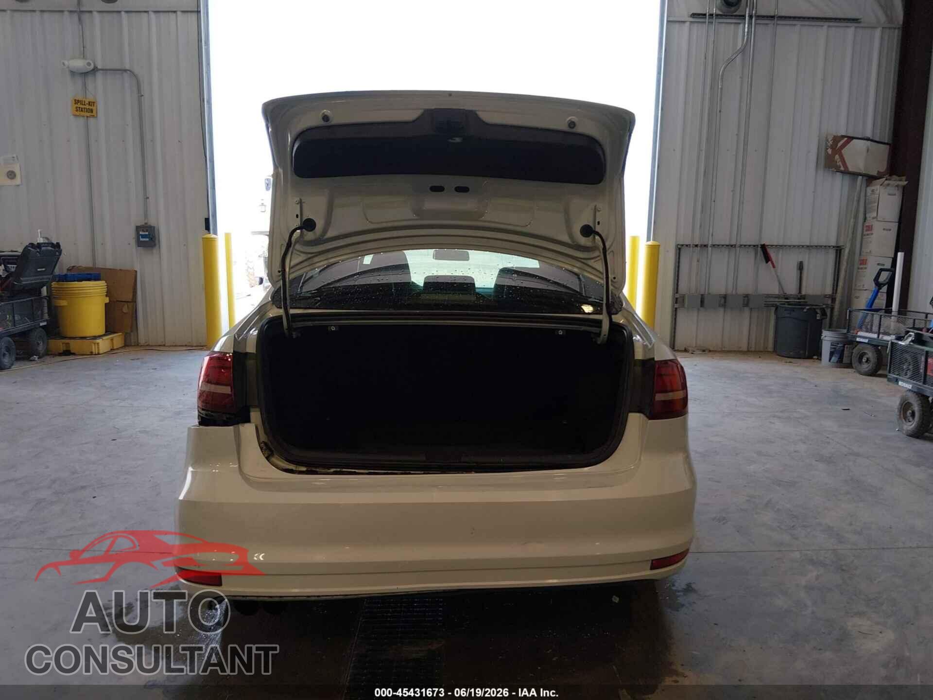 VOLKSWAGEN JETTA 2017 - 3VWDB7AJ6HM346975