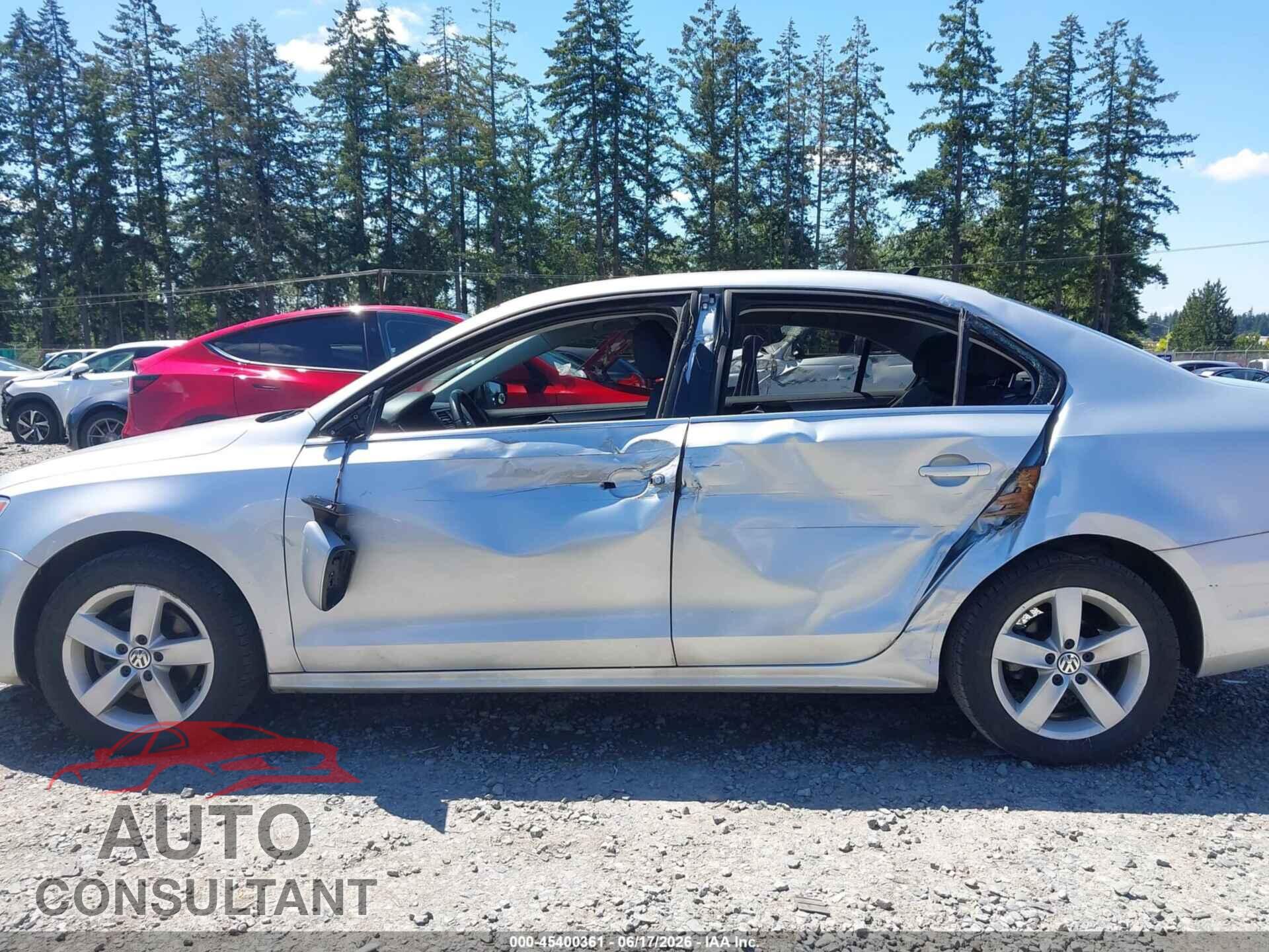 VOLKSWAGEN JETTA 2013 - 3VWLL7AJ5DM426870