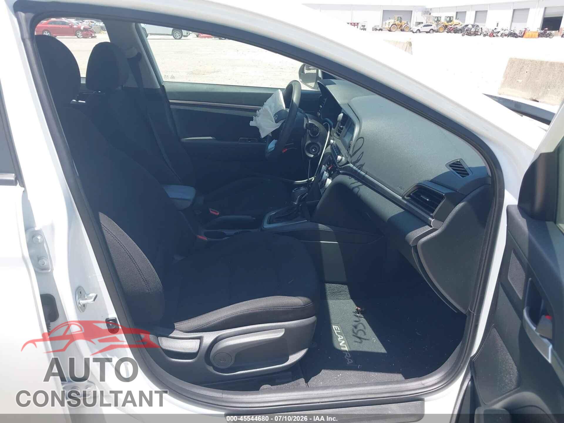 HYUNDAI ELANTRA 2019 - 5NPD74LF2KH491102