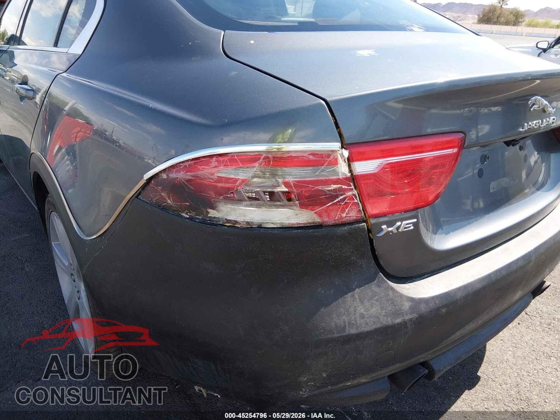 JAGUAR XE 2017 - SAJAE4BG5HA957657