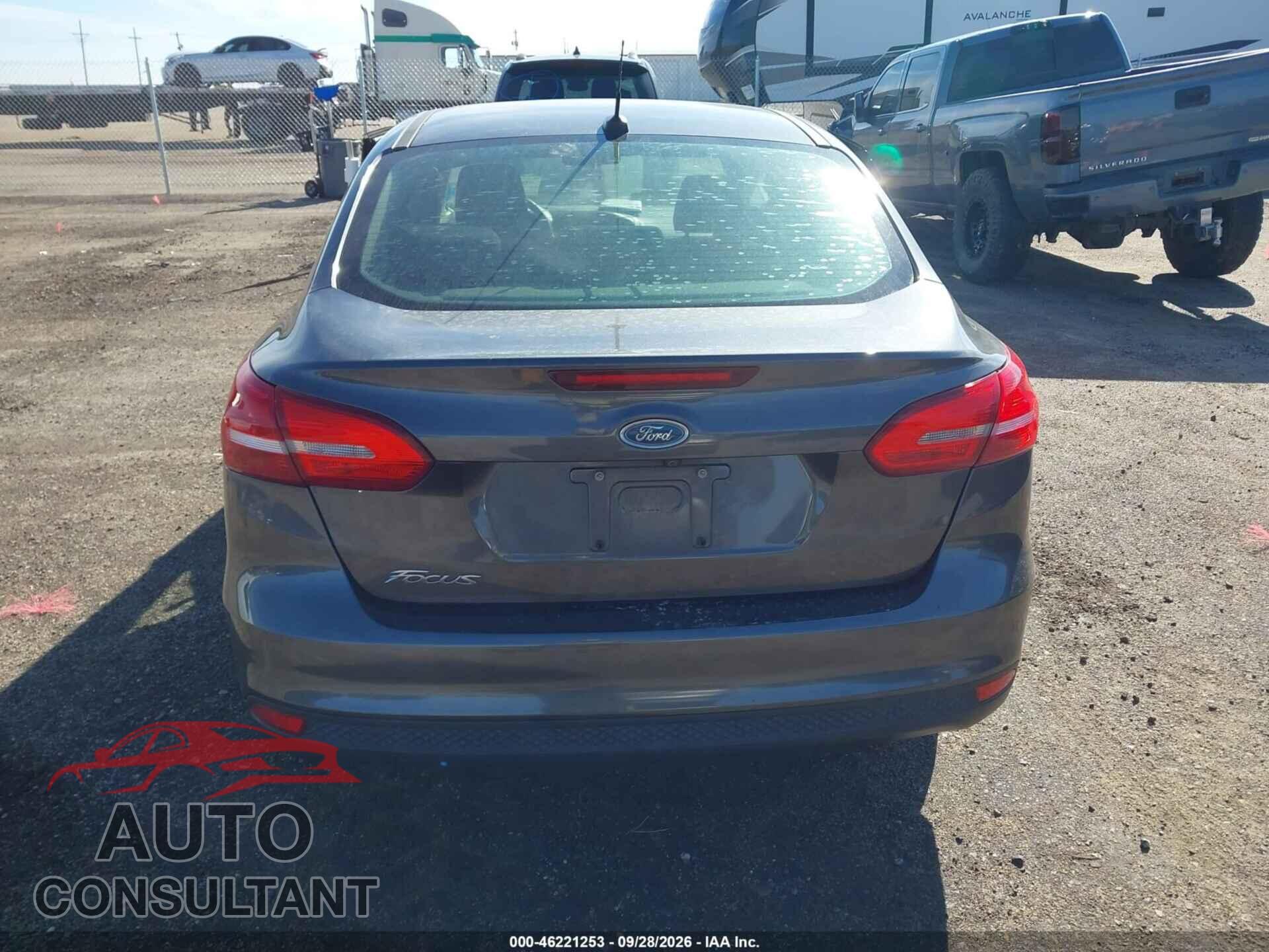 FORD FOCUS 2017 - 1FADP3E22HL295384