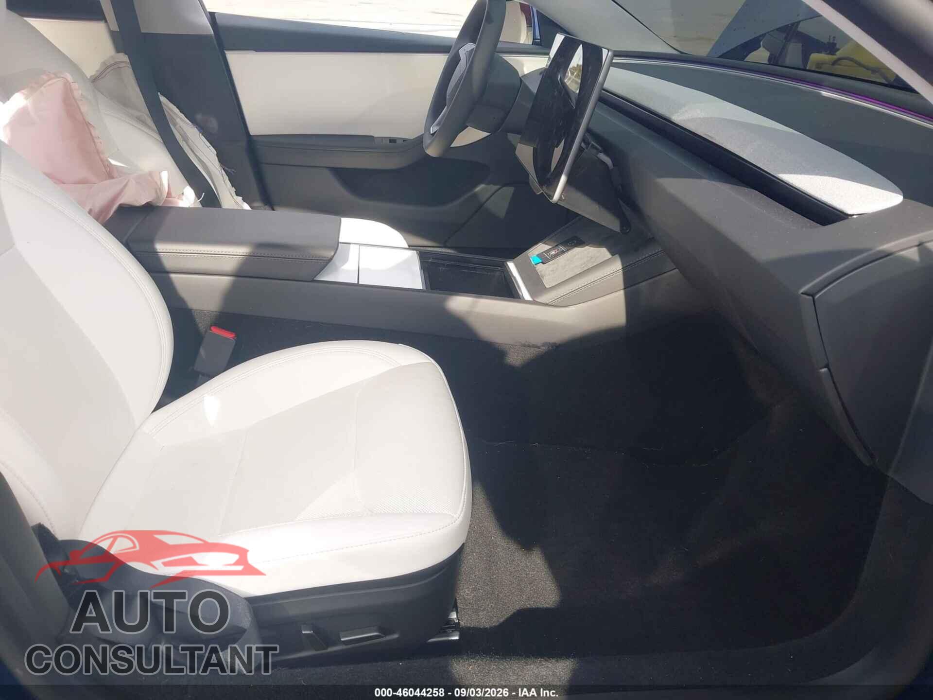 TESLA MODEL 3 2025 - 5YJ3E1EA5SF034607