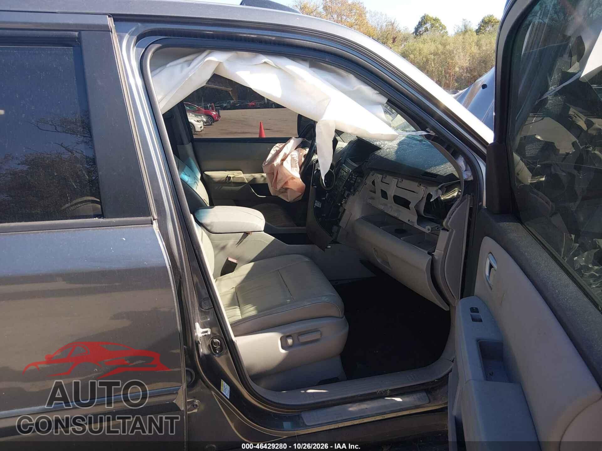 HONDA PILOT 2011 - 5FNYF4H50BB057084