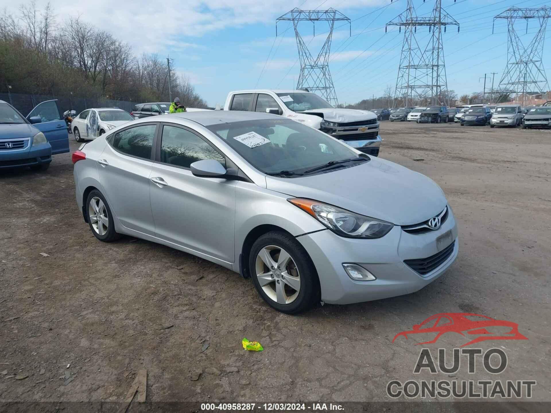 HYUNDAI ELANTRA 2013 - 5NPDH4AE5DH172836