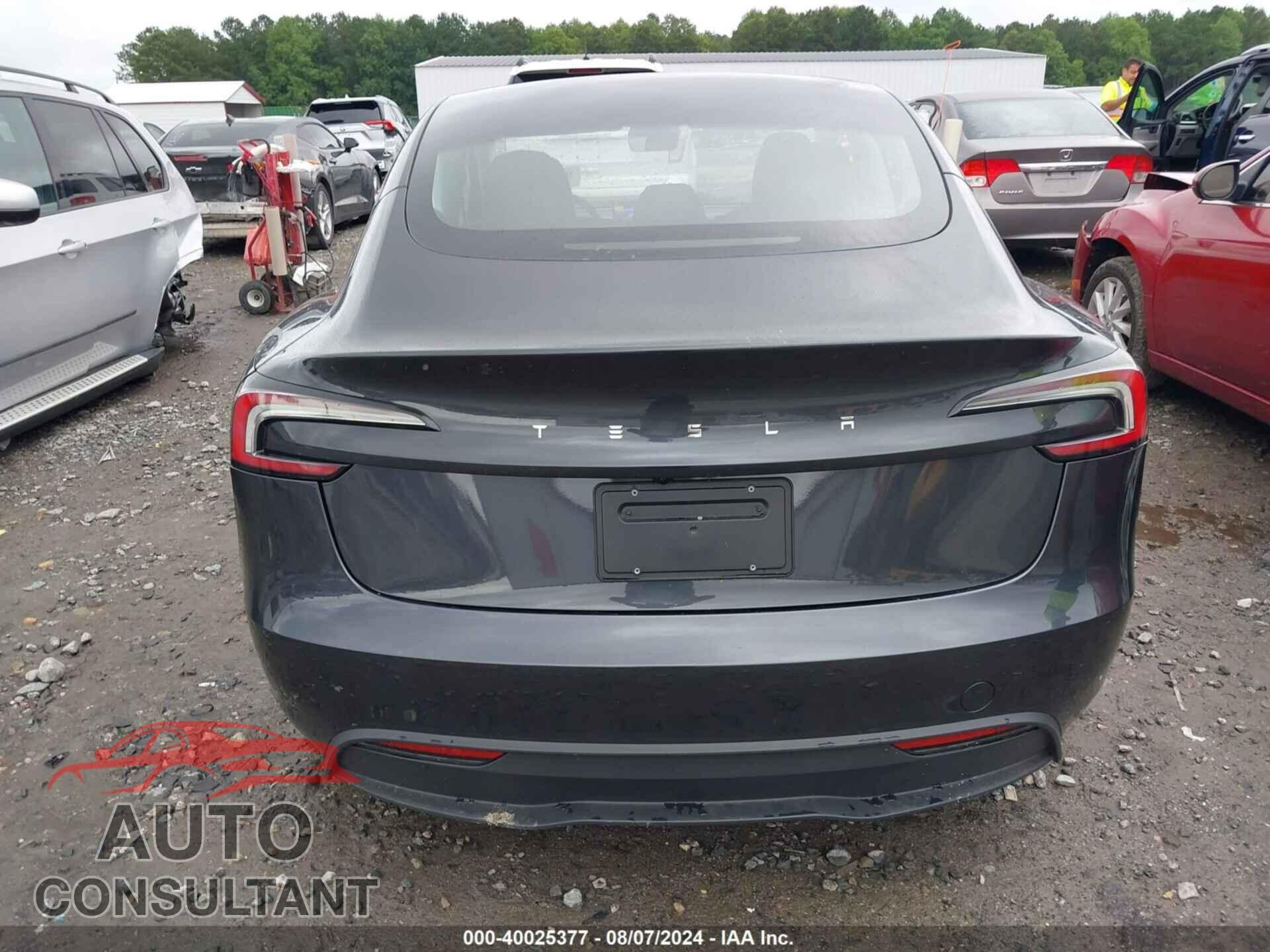 TESLA MODEL 3 2024 - 5YJ3E1EA3RF734779