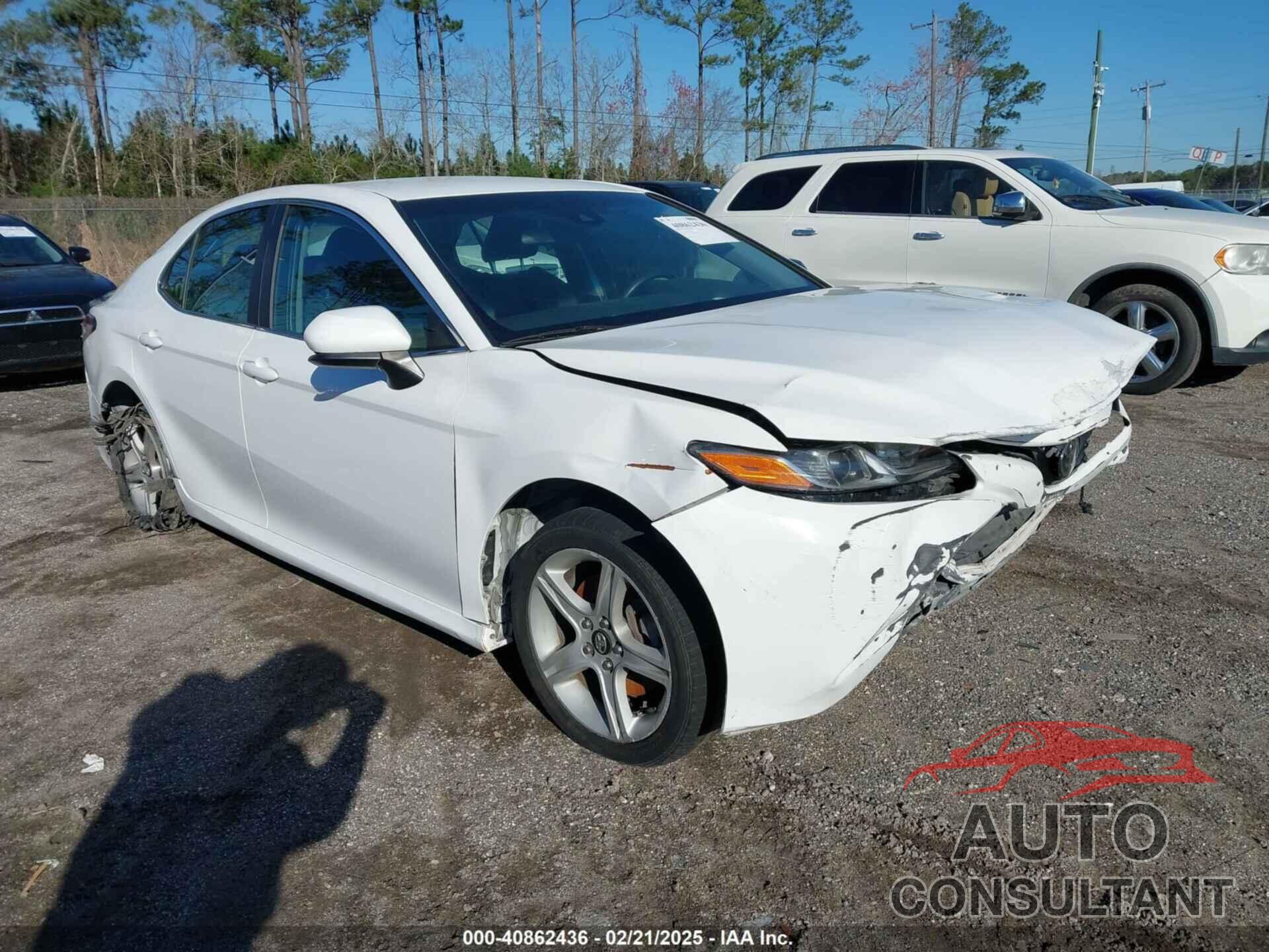 TOYOTA CAMRY 2018 - 4T1B11HK7JU100569