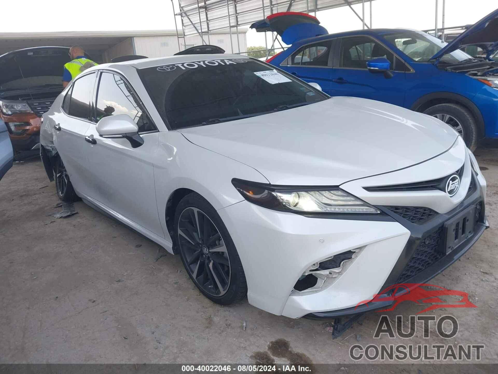TOYOTA CAMRY 2018 - 4T1B61HK6JU008547