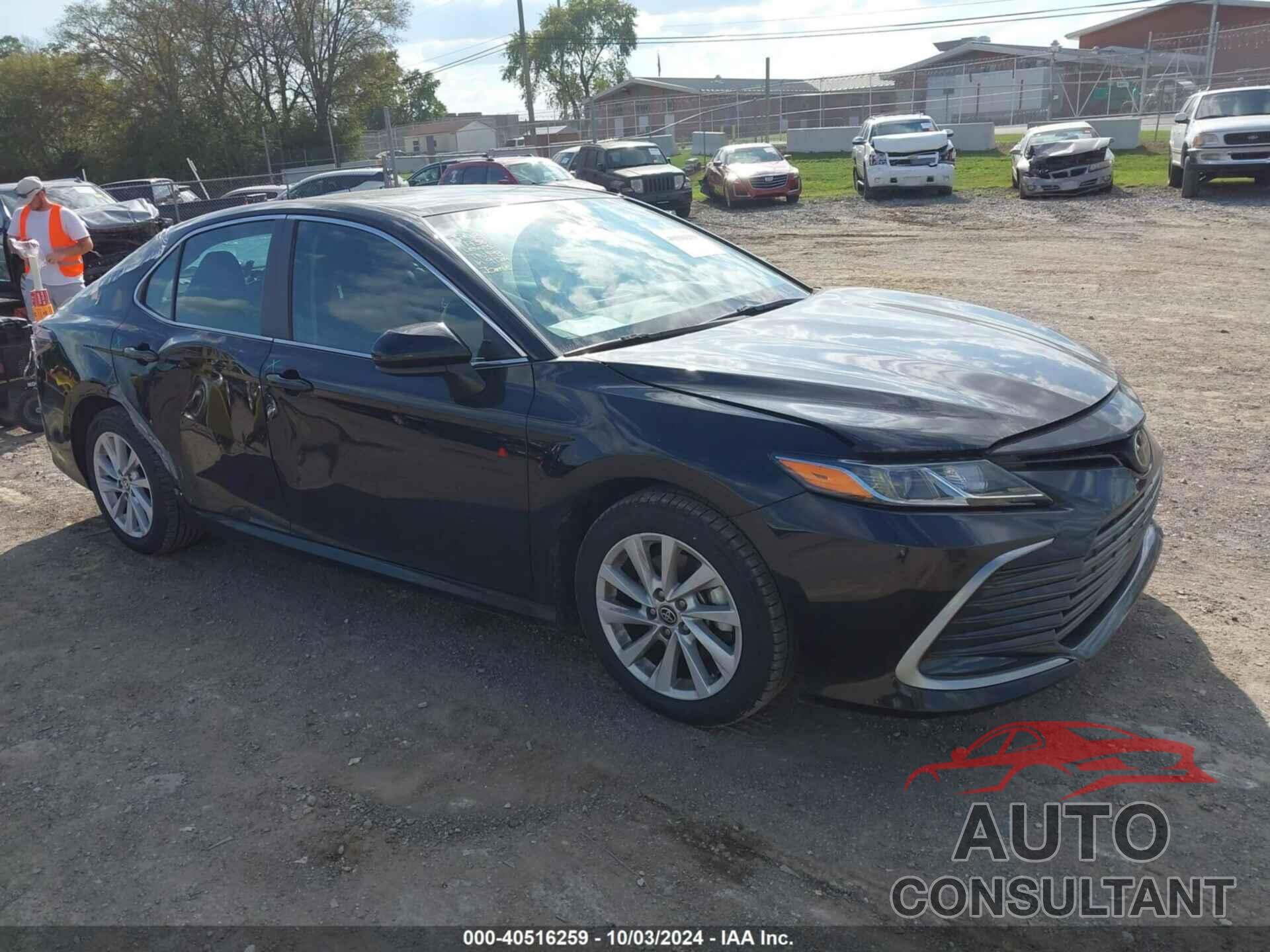 TOYOTA CAMRY 2022 - 4T1C11AK5NU006906