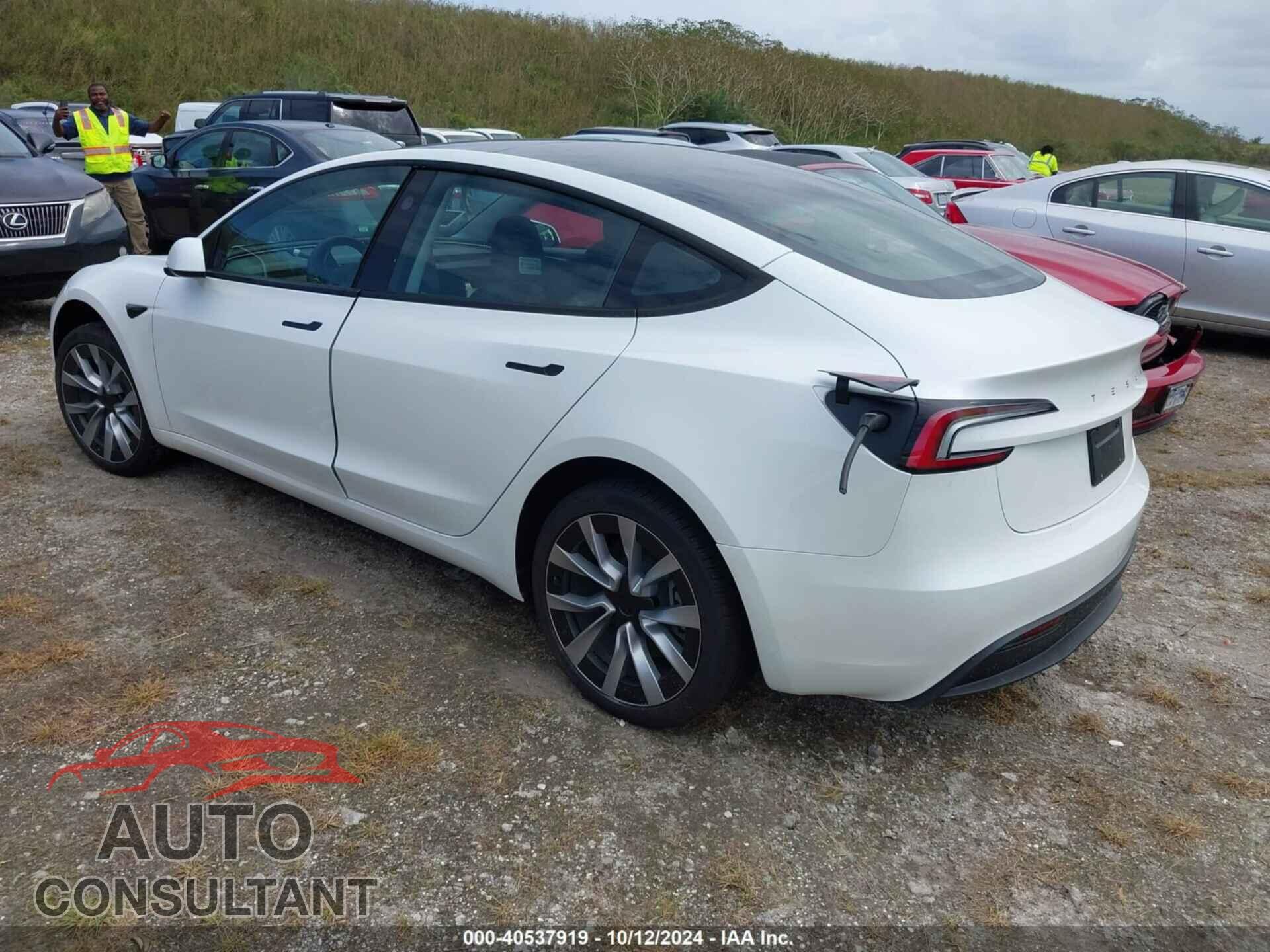 TESLA MODEL 3 2024 - 5YJ3E1EA6RF751009