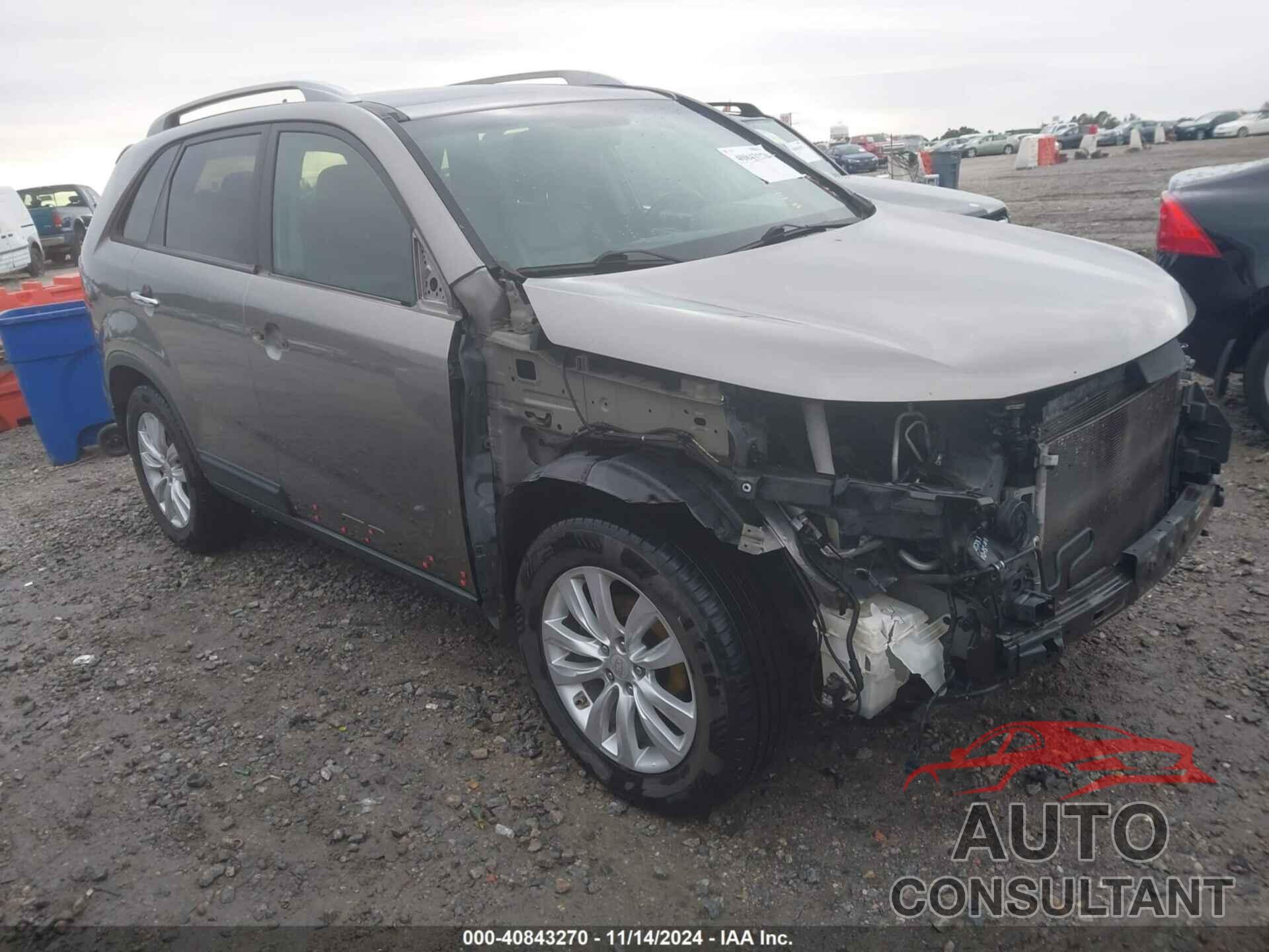 KIA SORENTO 2011 - 5XYKU4A27BG001325