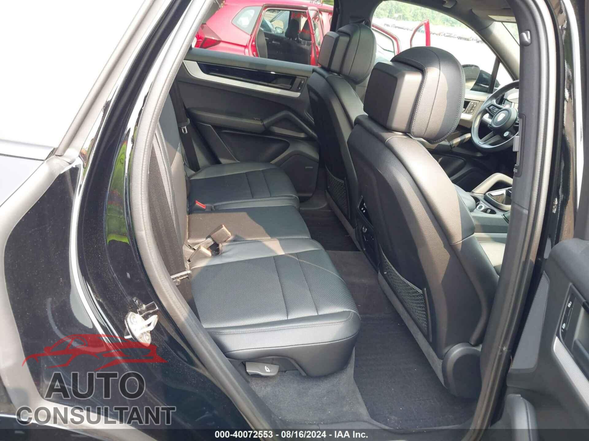 PORSCHE CAYENNE 2024 - WP1AA2AY4RDA04199