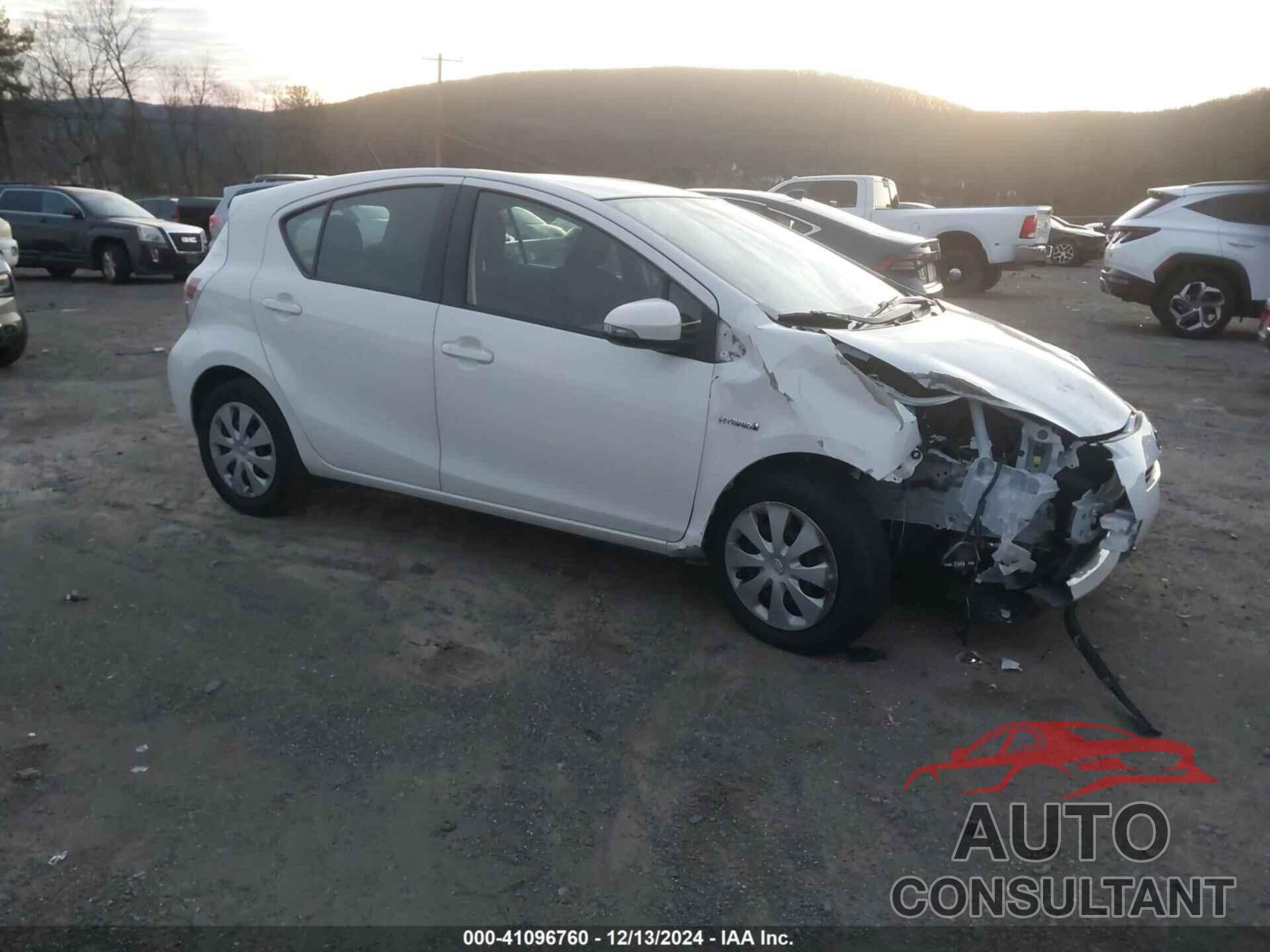 TOYOTA PRIUS C 2014 - JTDKDTB37E1074748