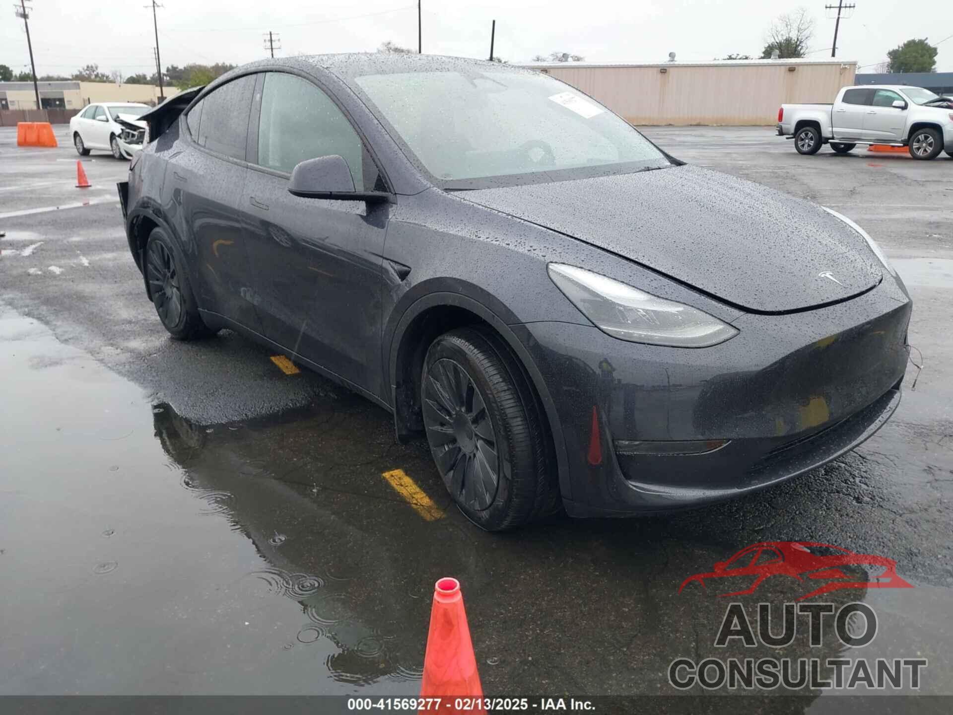 TESLA MODEL Y 2024 - 7SAYGDEE5RA241433