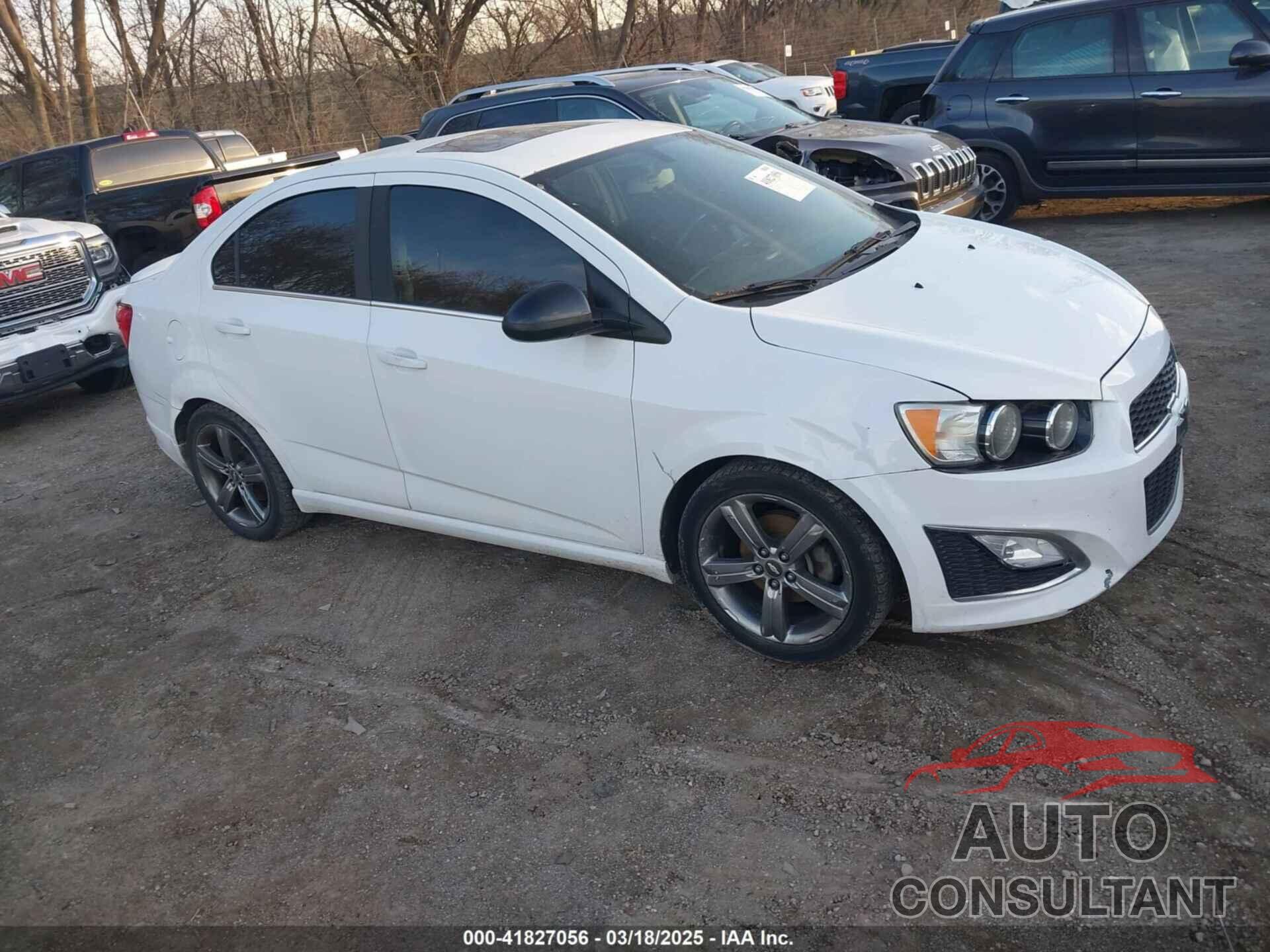 CHEVROLET SONIC 2015 - 1G1JG5SB9F4129375