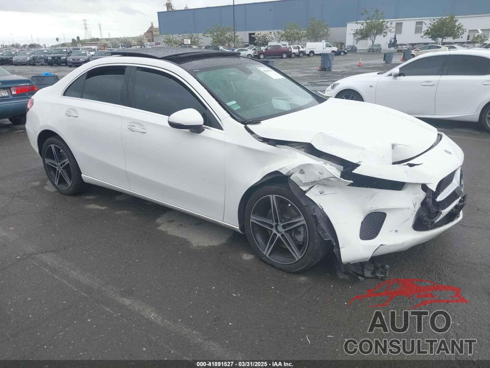 MERCEDES-BENZ A 220 2022 - W1K3G4EB7NJ328176