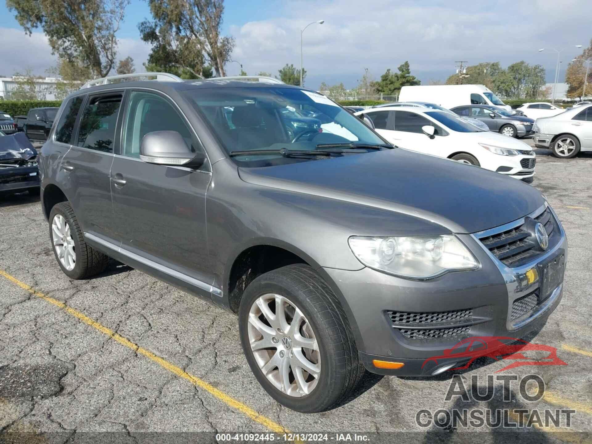 VOLKSWAGEN TOUAREG 2010 - WVGBF7A94AD003955