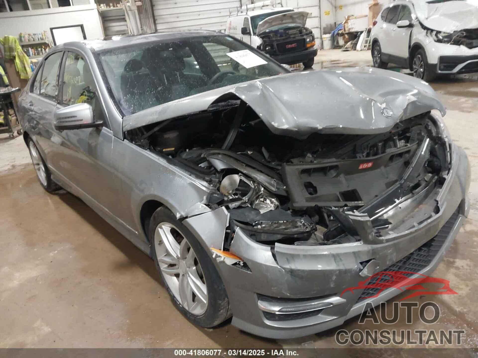 MERCEDES-BENZ C 300 2014 - WDDGF8AB8ER312510