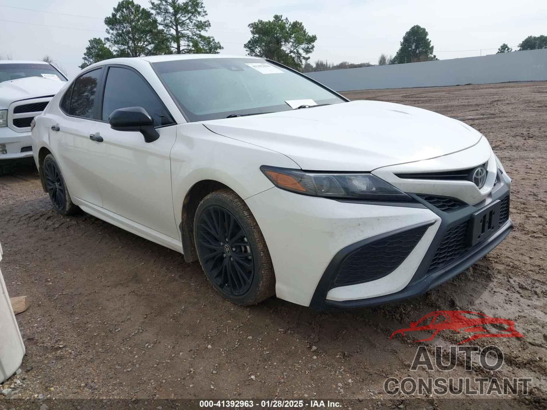 TOYOTA CAMRY 2021 - 4T1G11AK0MU496820