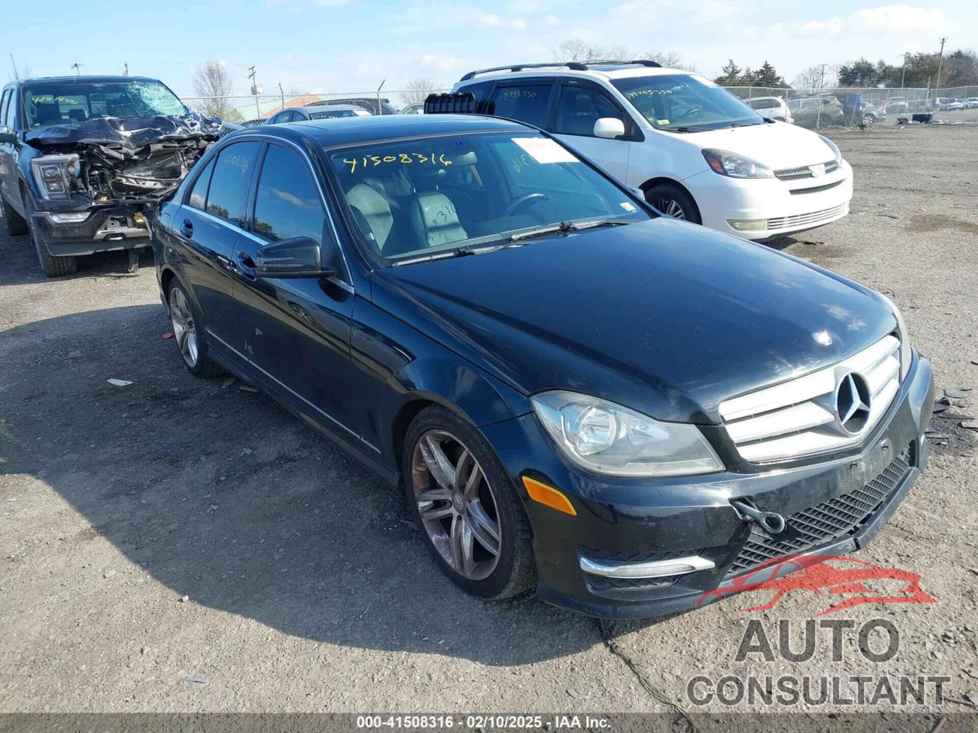 MERCEDES-BENZ C 300 2013 - WDDGF8AB5DR272353