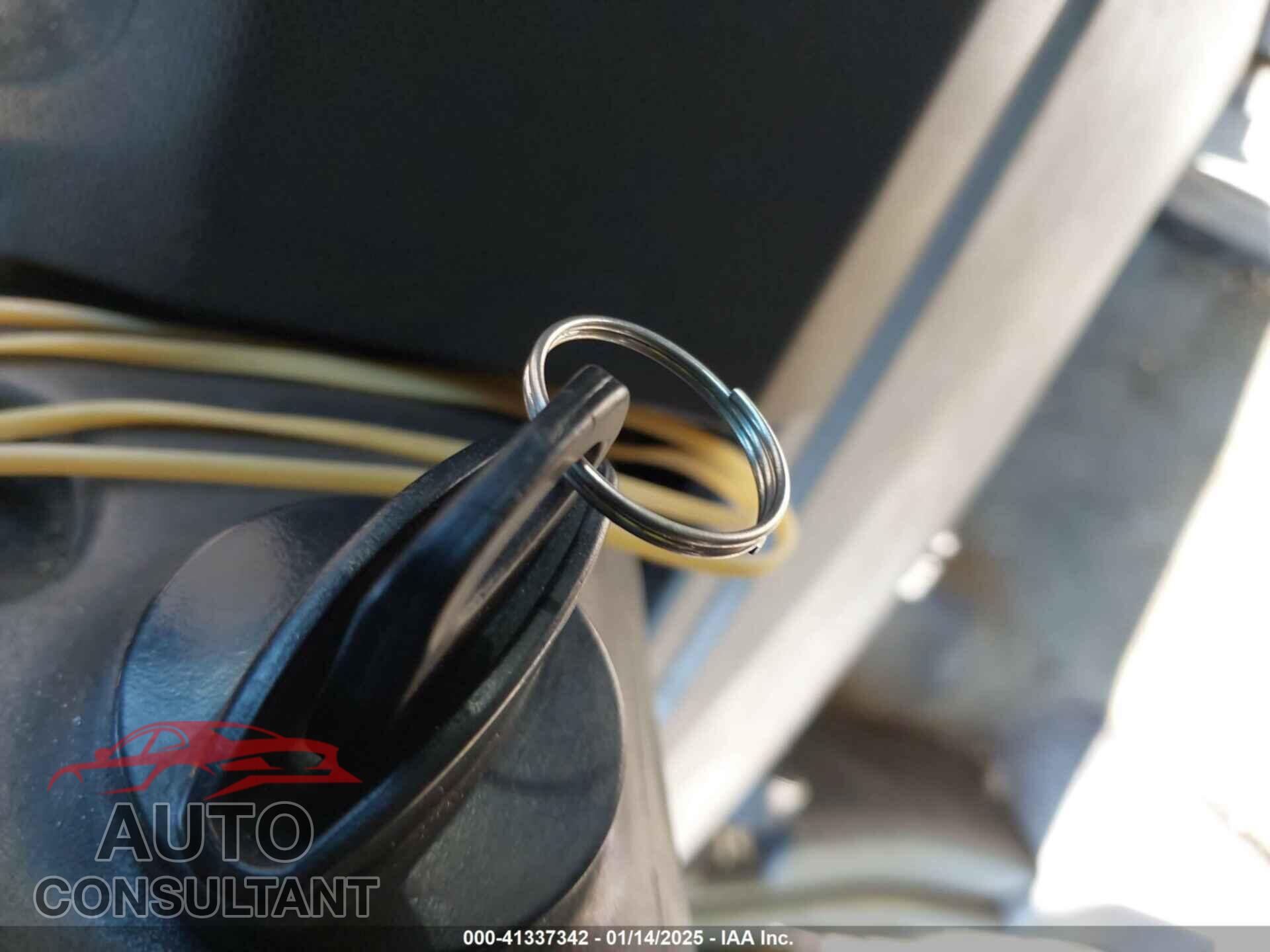 FORD E-350 SUPER DUTY 2011 - 1FBSS3BL4BDB37647