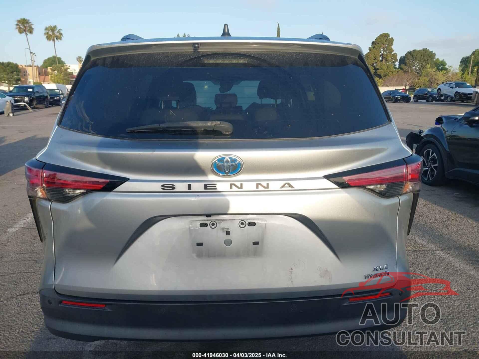TOYOTA SIENNA 2021 - 5TDYRKEC2MS074448