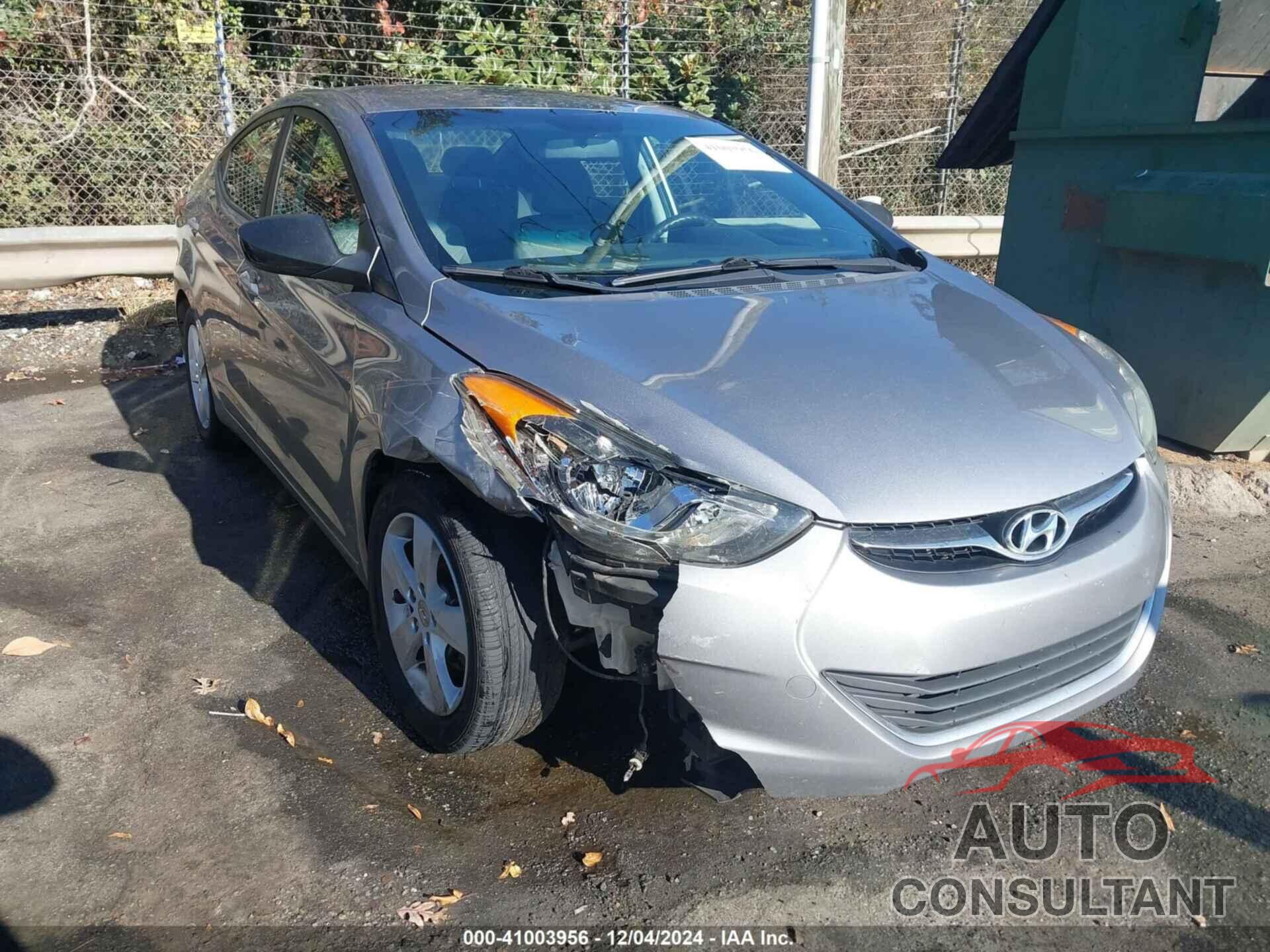 HYUNDAI ELANTRA 2013 - KMHDH4AE8DU760991
