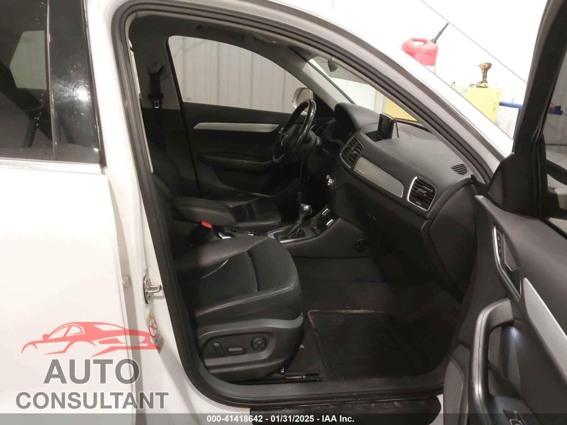 AUDI Q3 2015 - WA1EFCFS9FR001032