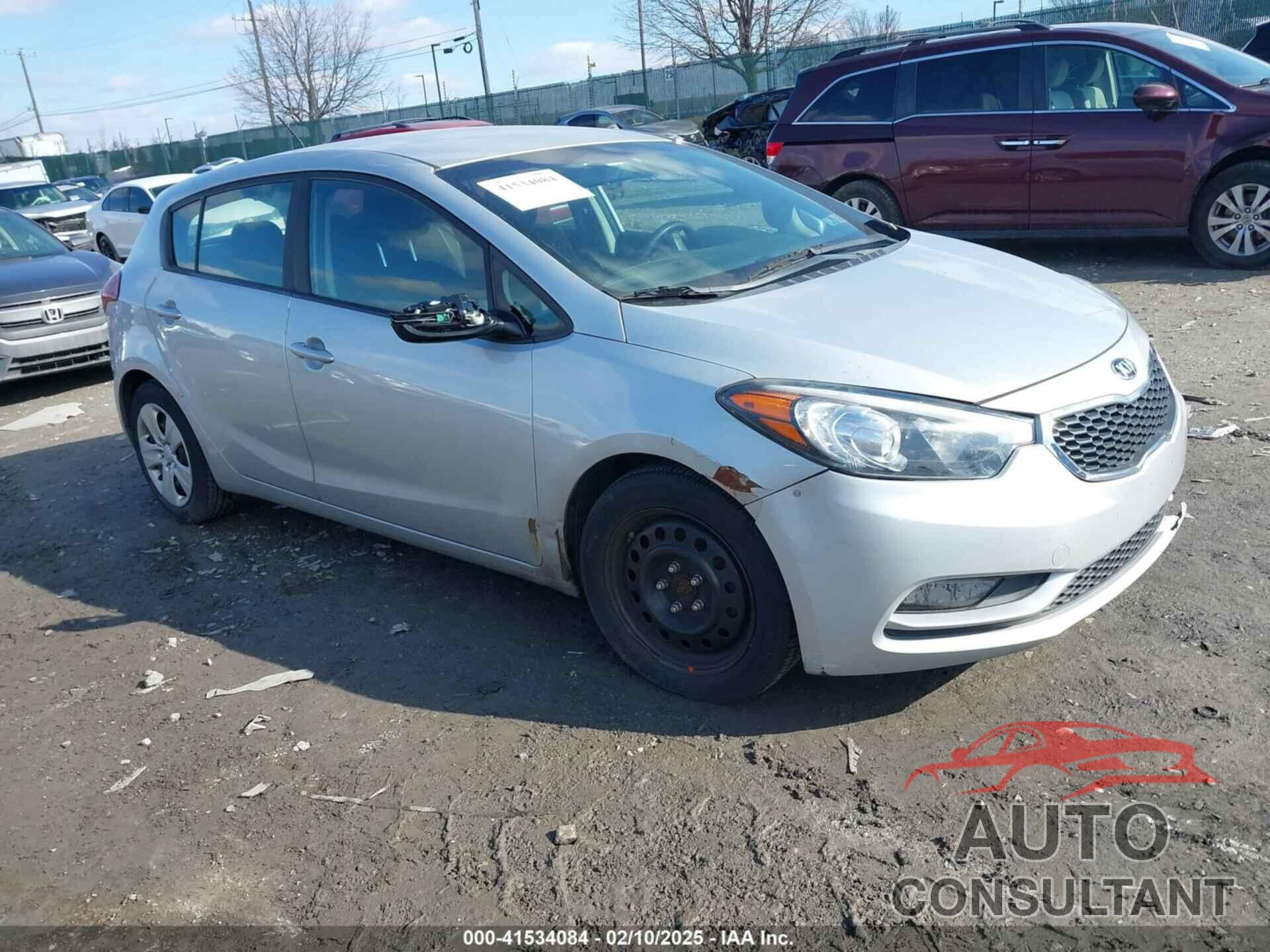 KIA FORTE 5-DOOR 2016 - KNAFK5A89G5574144