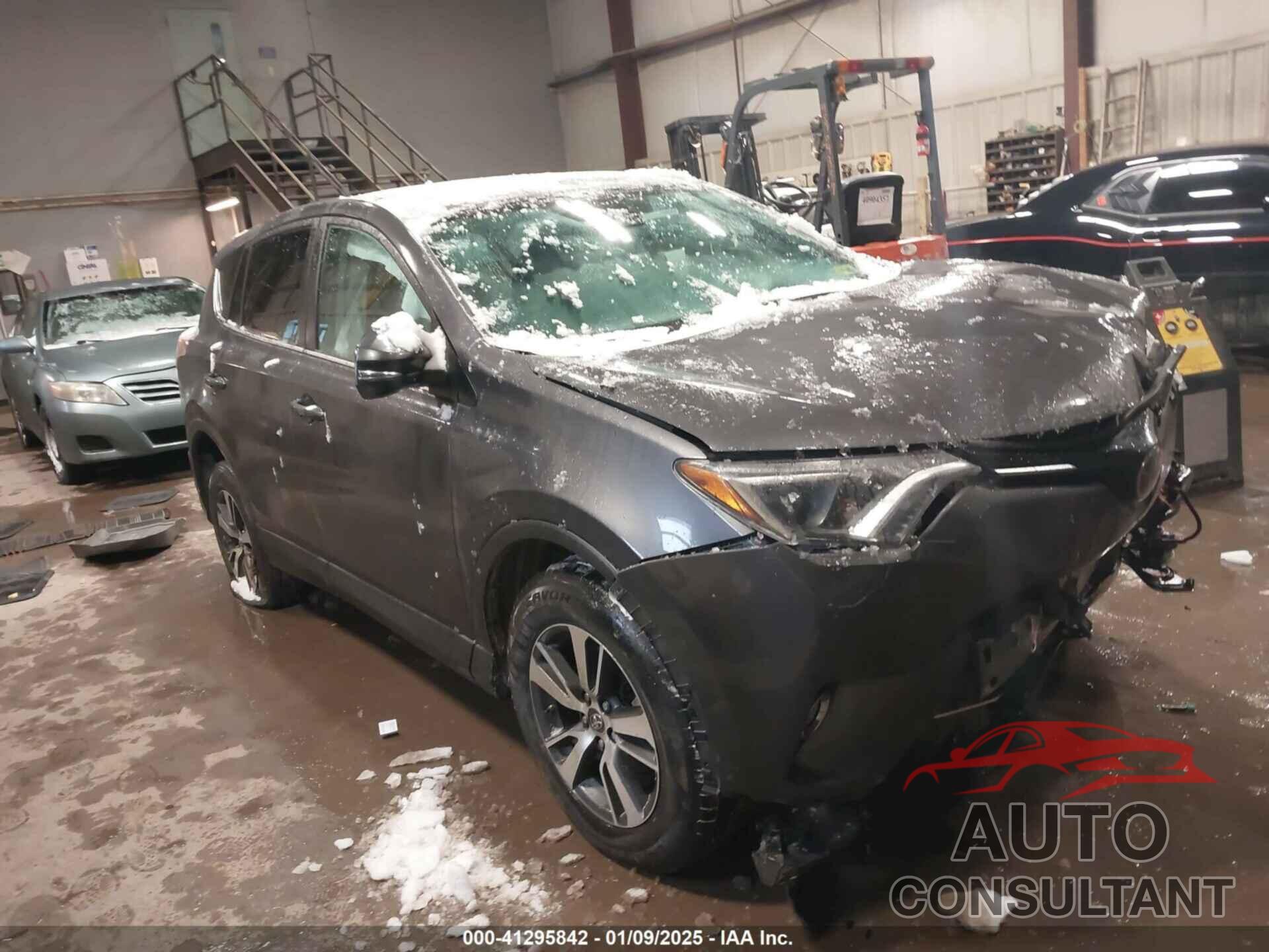 TOYOTA RAV4 2018 - 2T3RFREVXJW705500