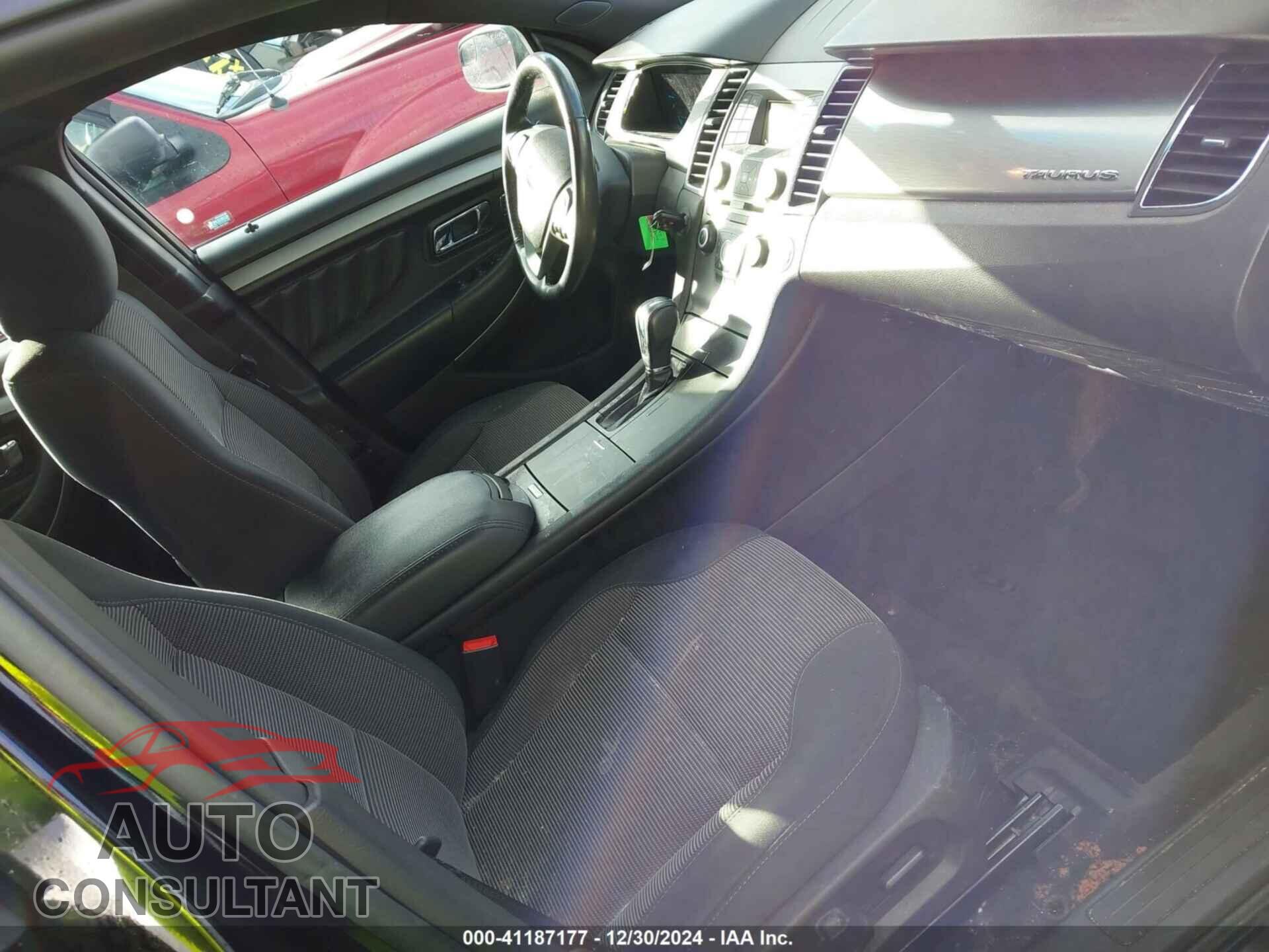 FORD TAURUS 2017 - 1FAHP2E85HG138845