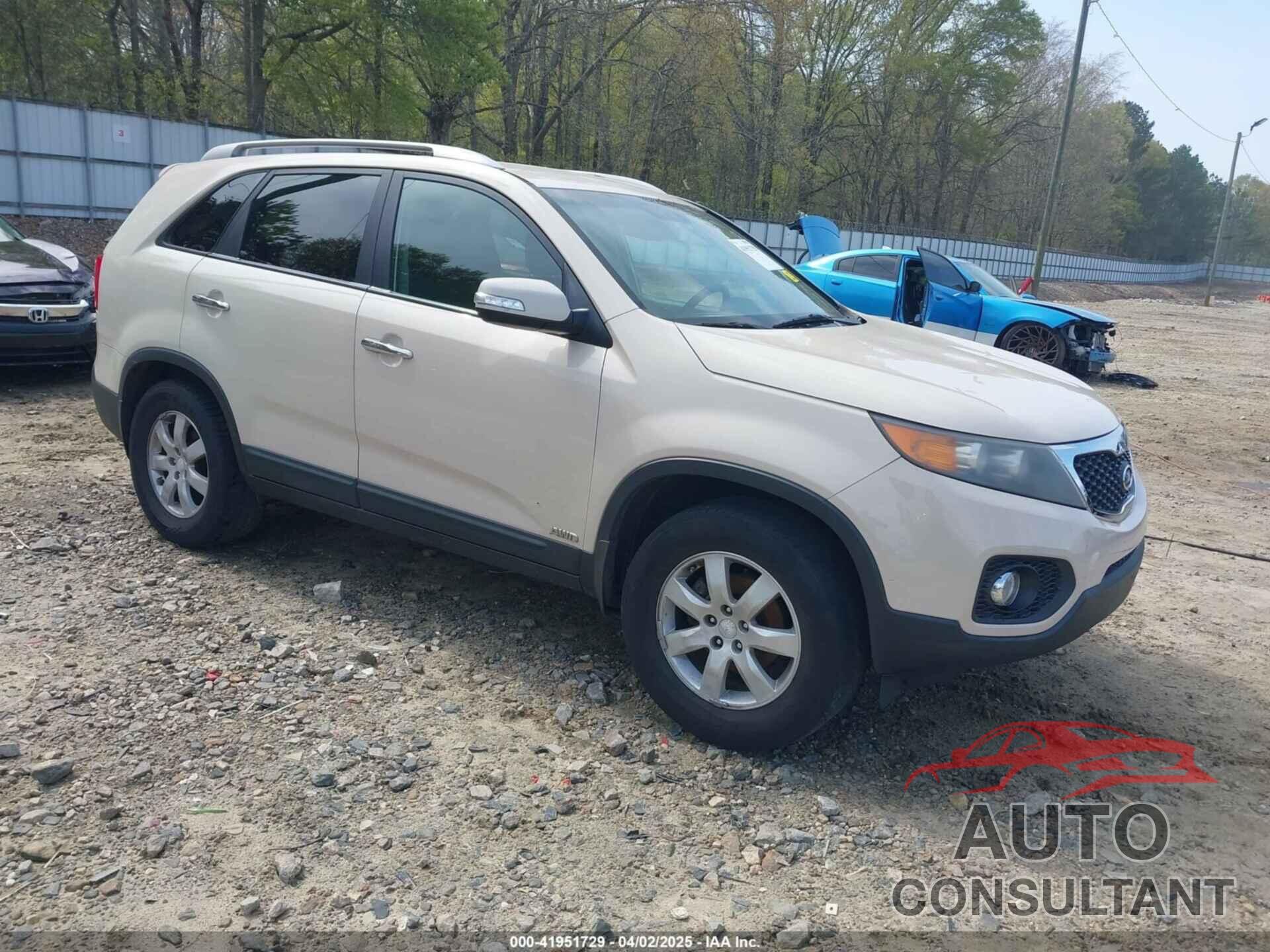 KIA SORENTO 2011 - 5XYKTCA11BG117463