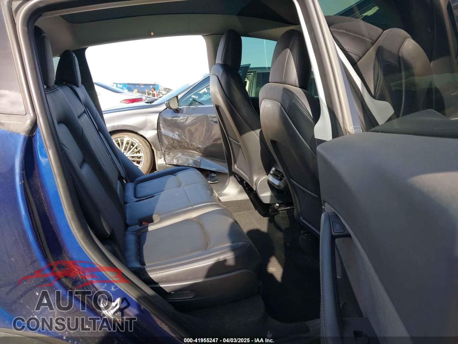 TESLA MODEL Y 2023 - 7SAYGAEE1PF617933