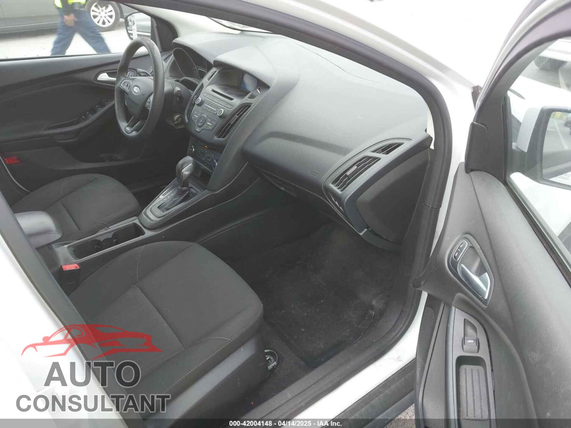 FORD FOCUS 2017 - 1FADP3F26HL233226