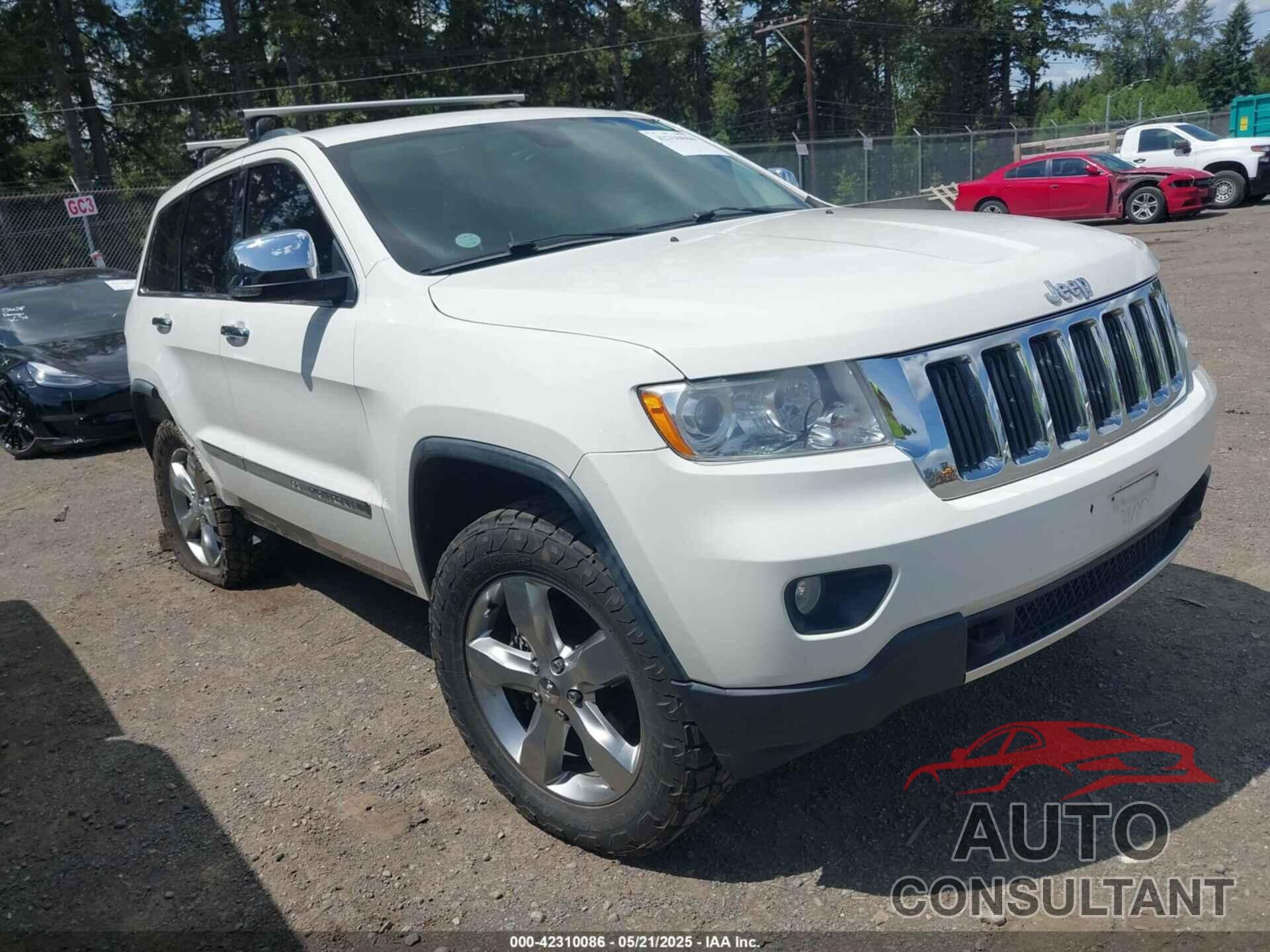 JEEP GRAND CHEROKEE 2011 - 1J4RR5GT8BC551847