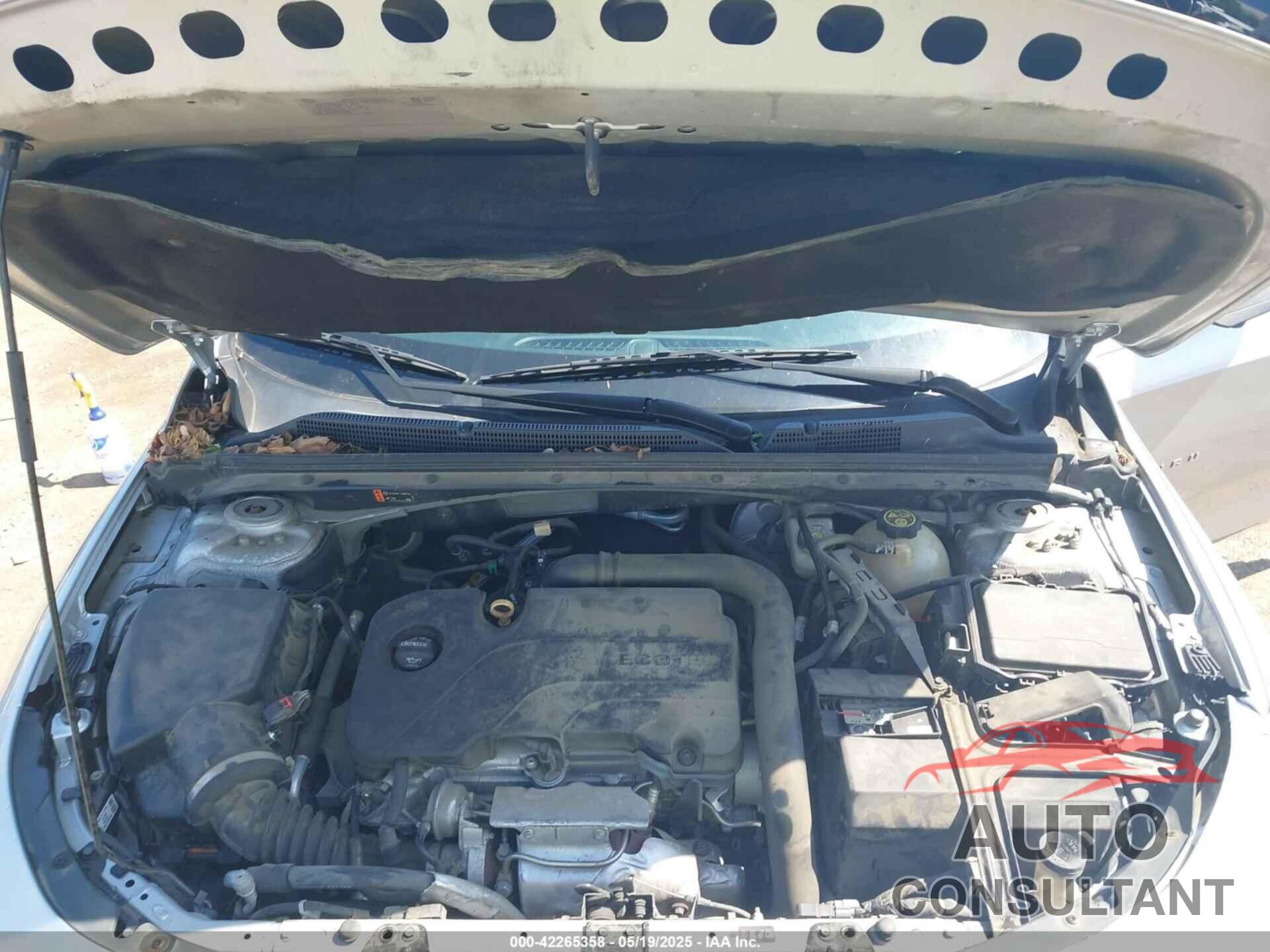 CHEVROLET MALIBU 2019 - 1G1ZD5ST0KF120020
