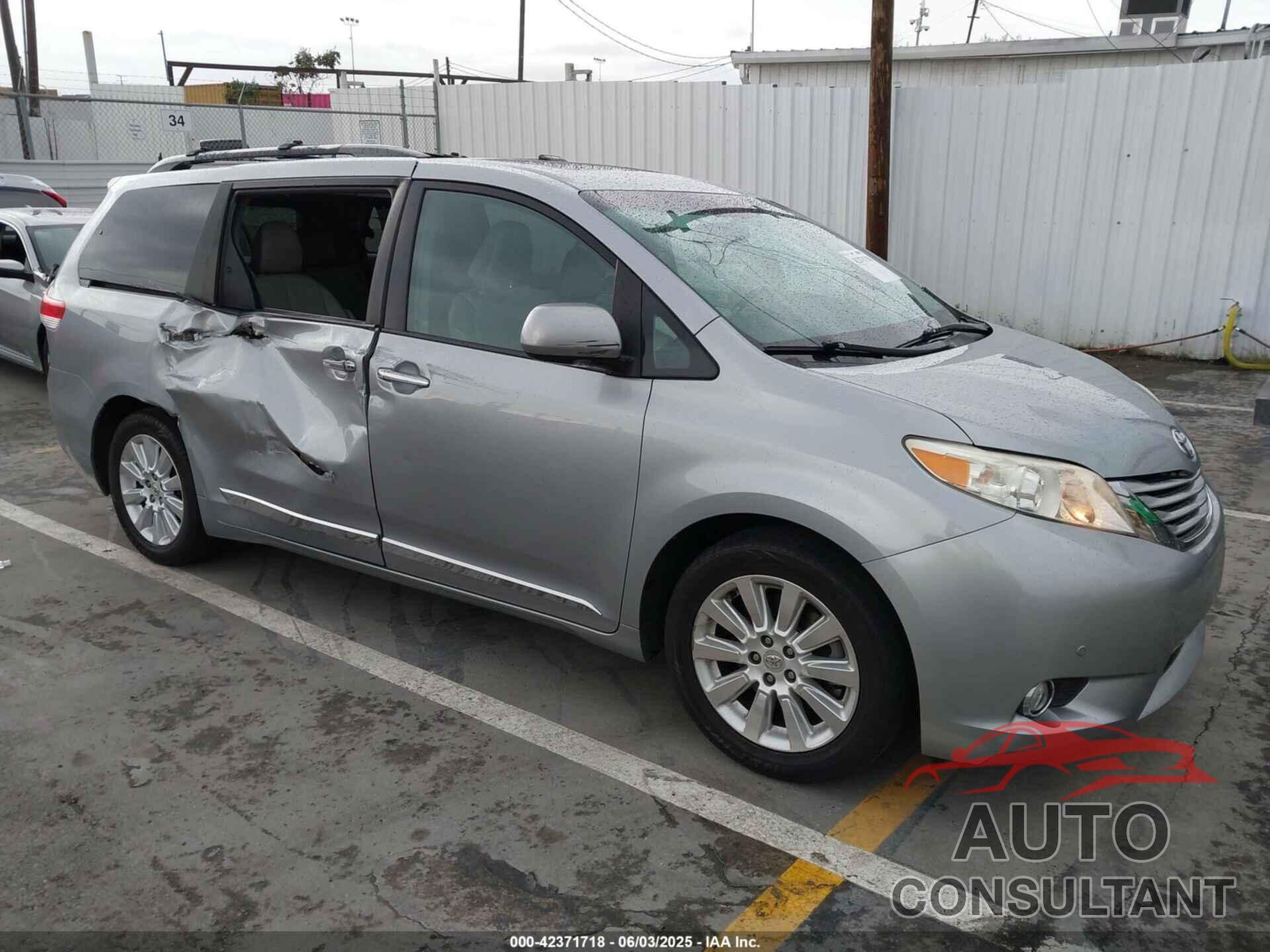 TOYOTA SIENNA 2011 - 5TDYK3DC0BS143002