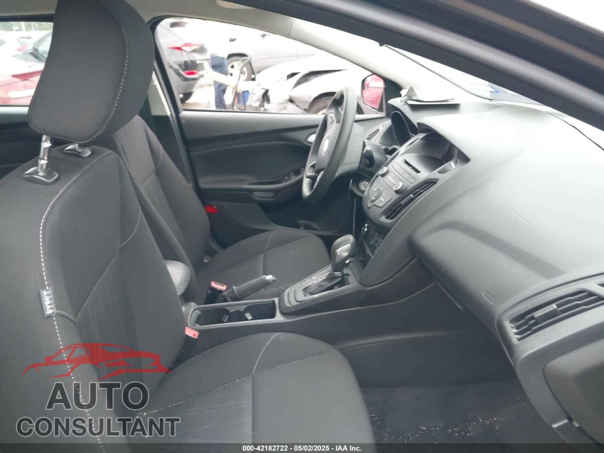 FORD FOCUS 2017 - 1FADP3F23HL325751