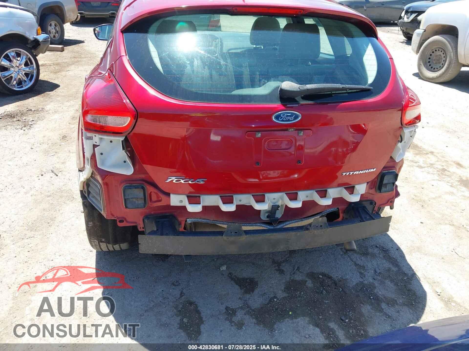 FORD FOCUS 2016 - 1FADP3N25GL321426