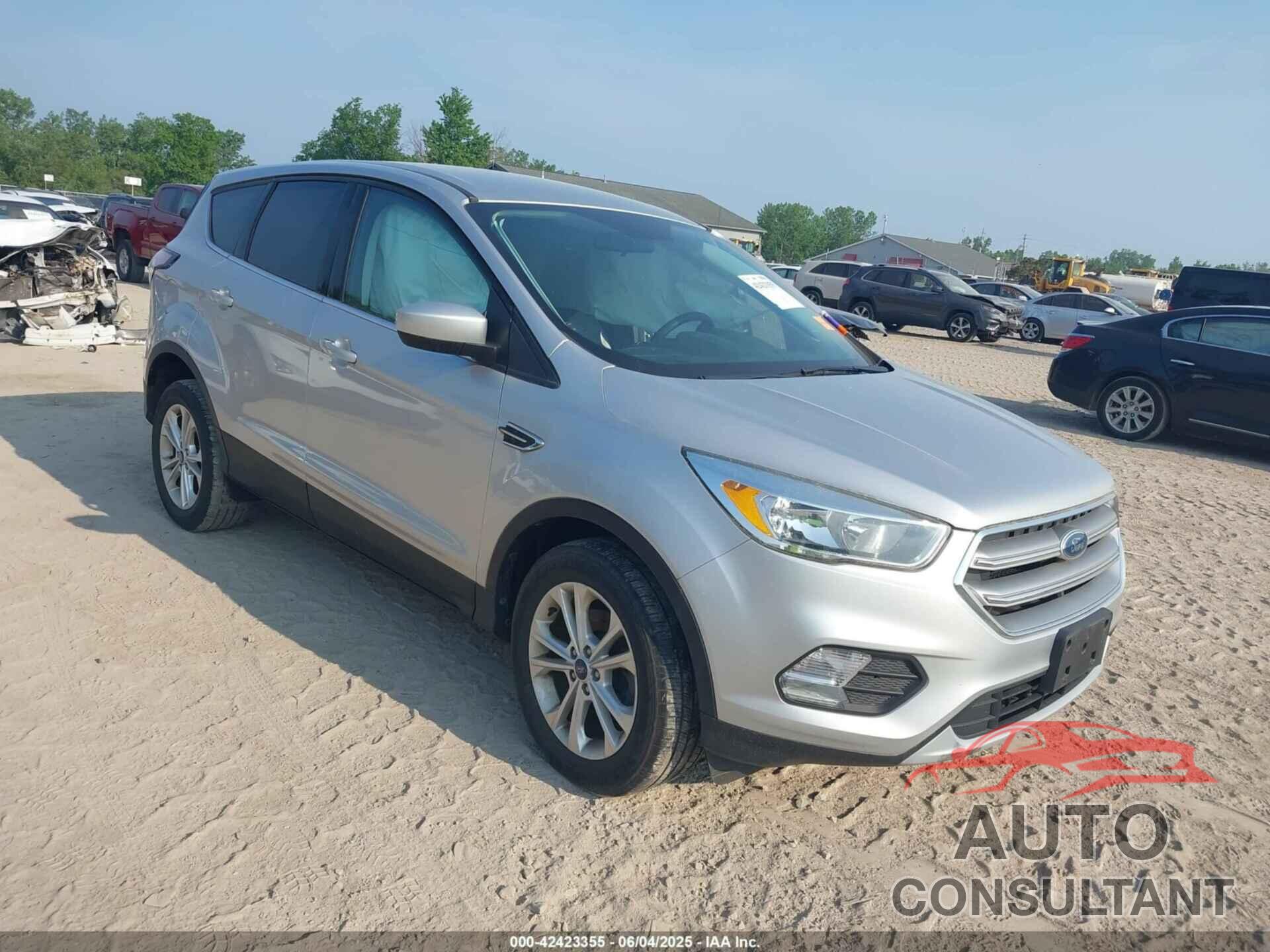 FORD ESCAPE 2017 - 1FMCU0GD0HUD63716
