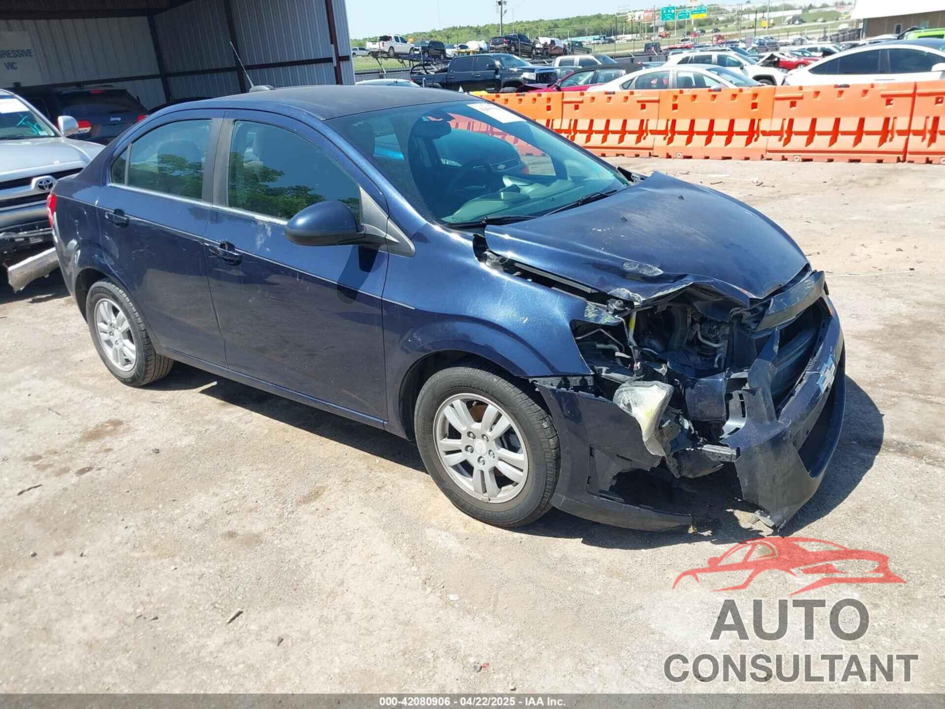 CHEVROLET SONIC 2015 - 1G1JC5SH2F4157230