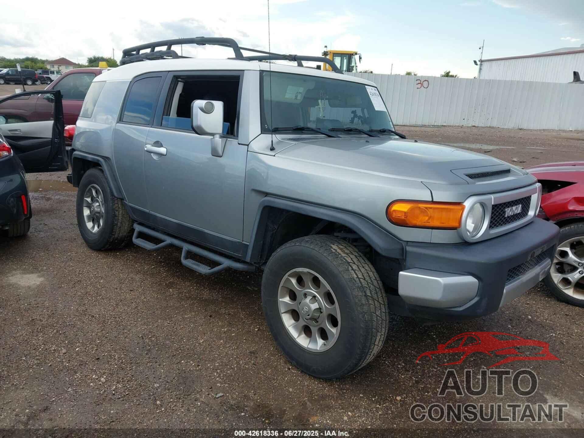 TOYOTA FJ CRUISER 2012 - JTEBU4BF3CK129621